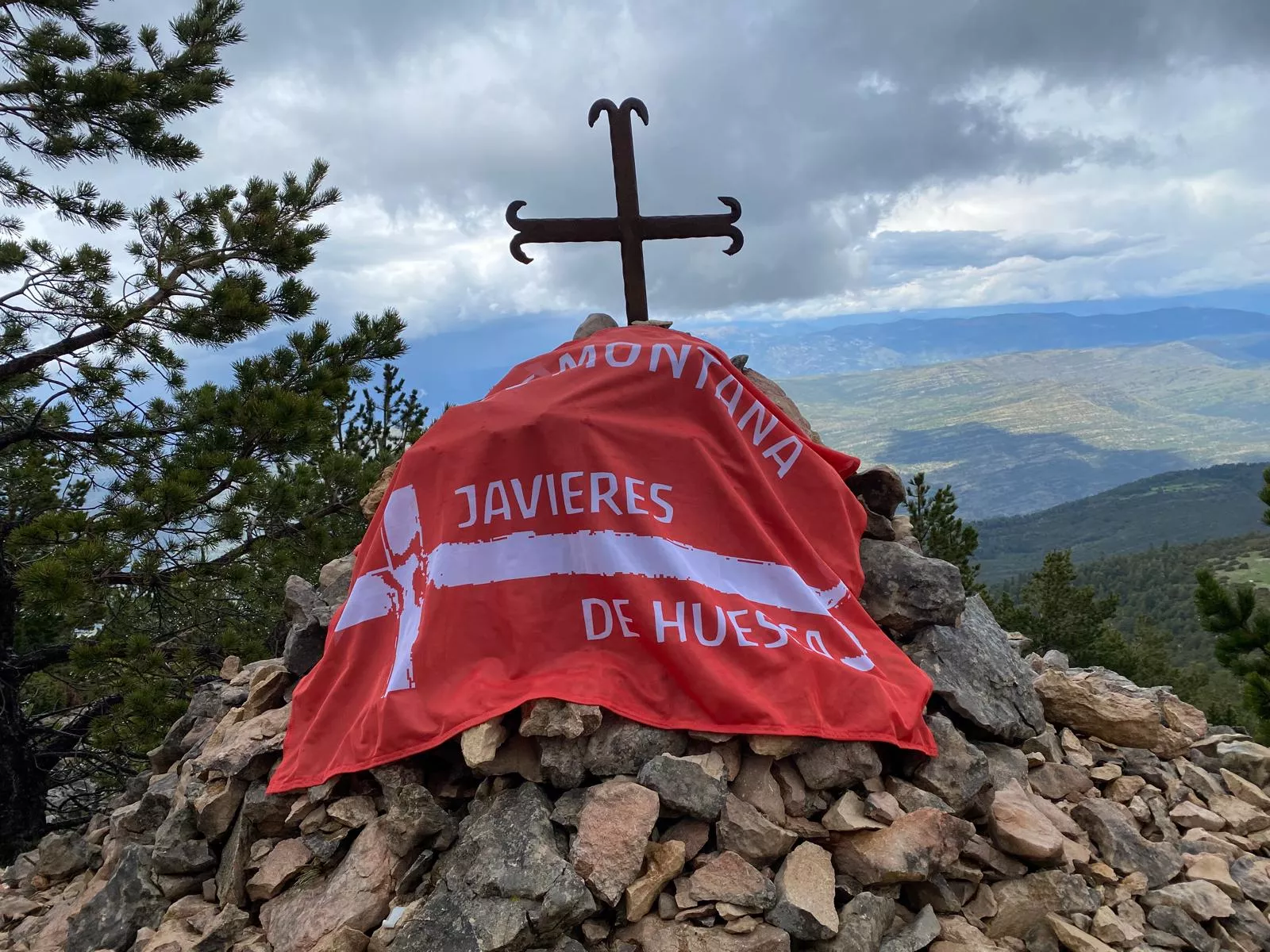 Reto de la cima del Tozal de Guara de los Javieres. Foto Juanlu Herrero