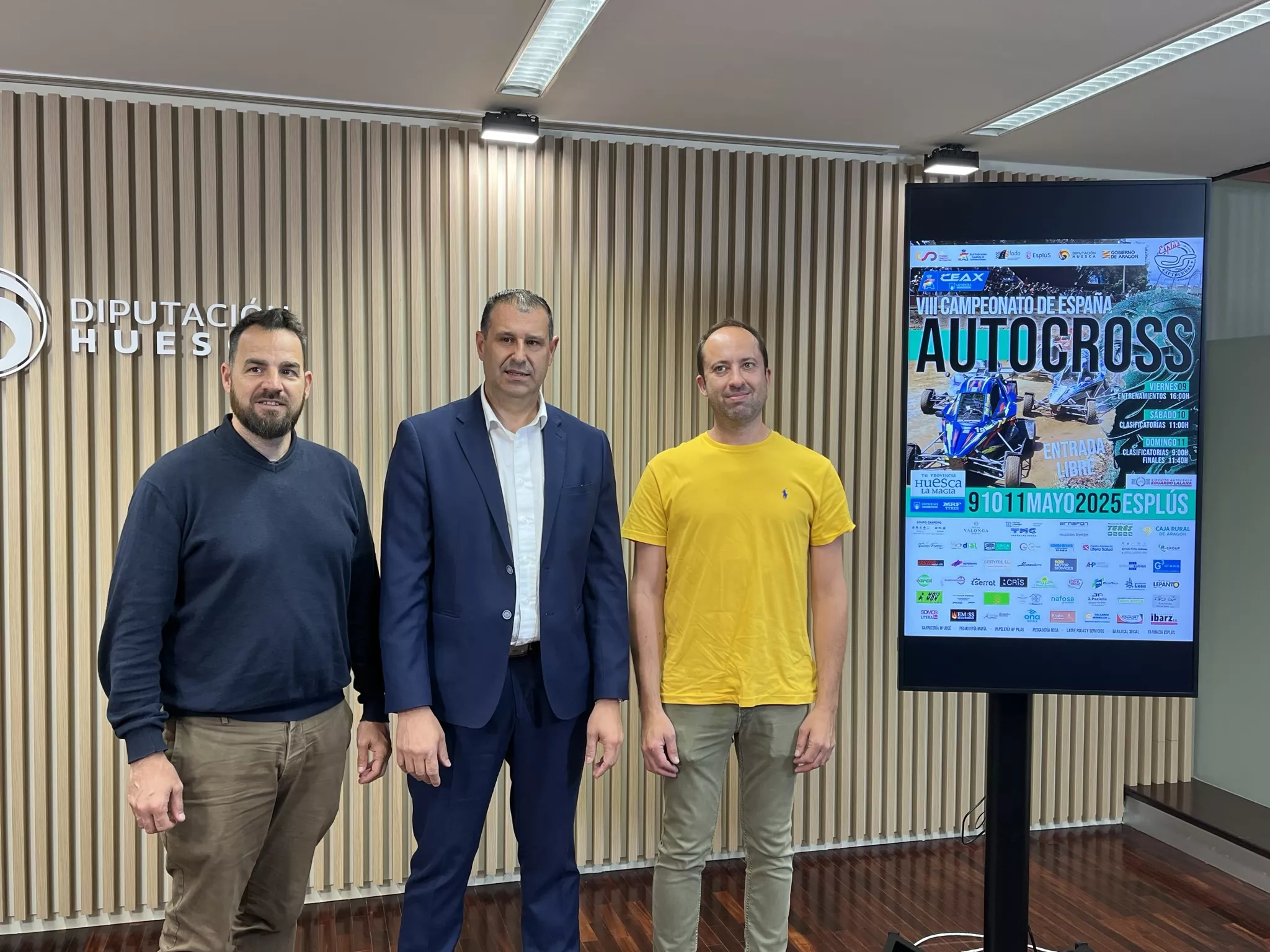 Themis López, Sergio Serra y Joaquín Fontán, en la presentación del Campeonato de España de Autocross de Esplús. Foto: Adri Mora