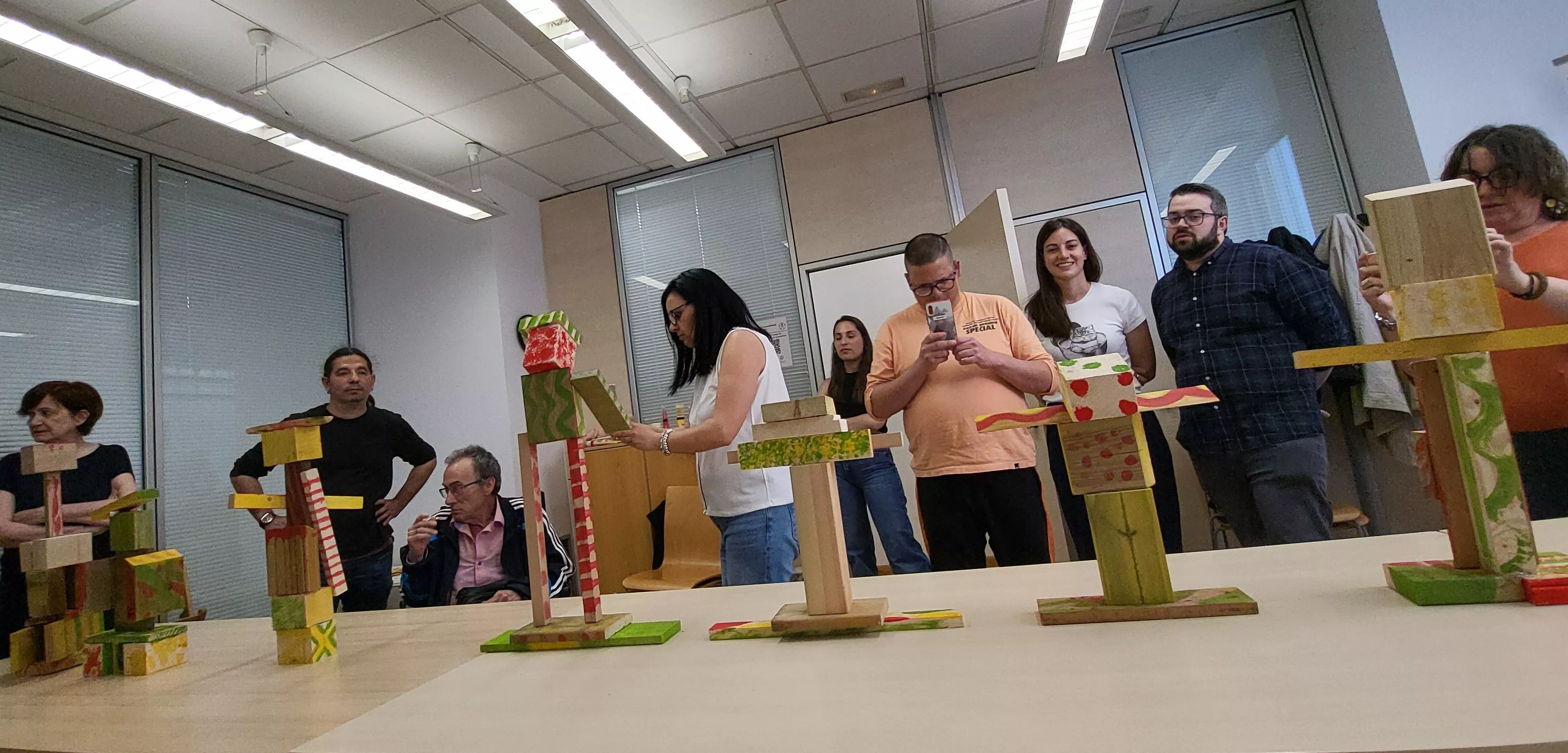 Taller de Isidro Ferrer en Diversario. Foto Mercedes Manterola