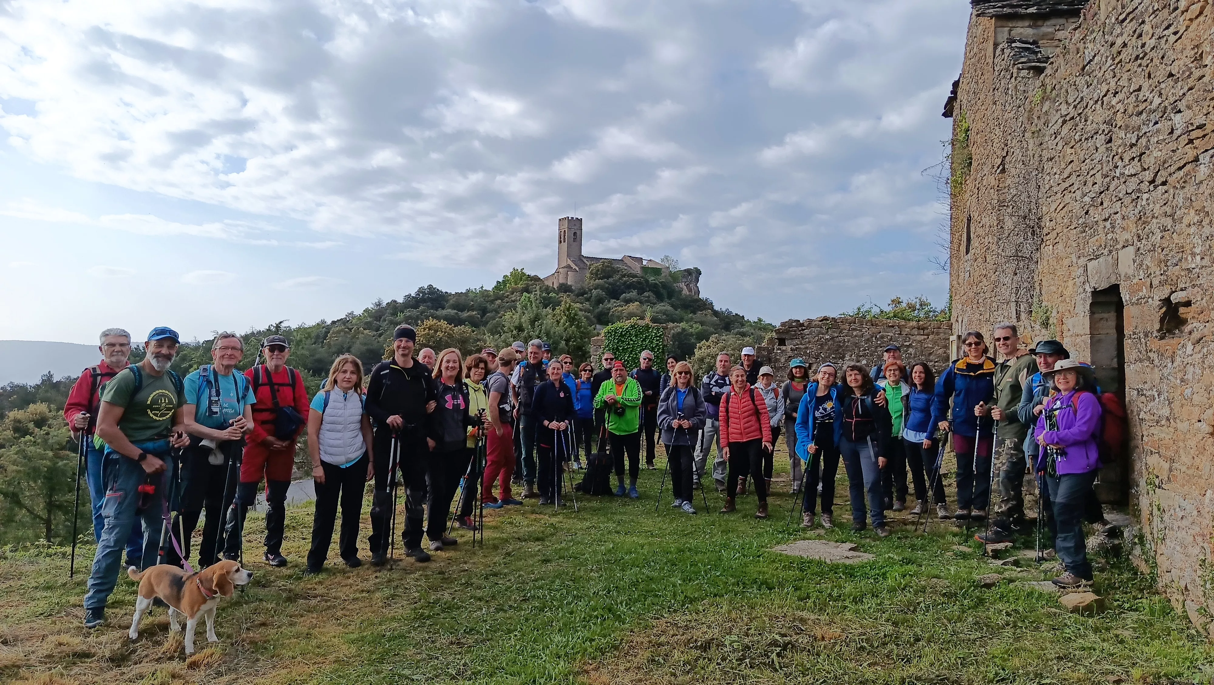 El grupo de senderistas de los clubes de montaña Nabaín y CAS.