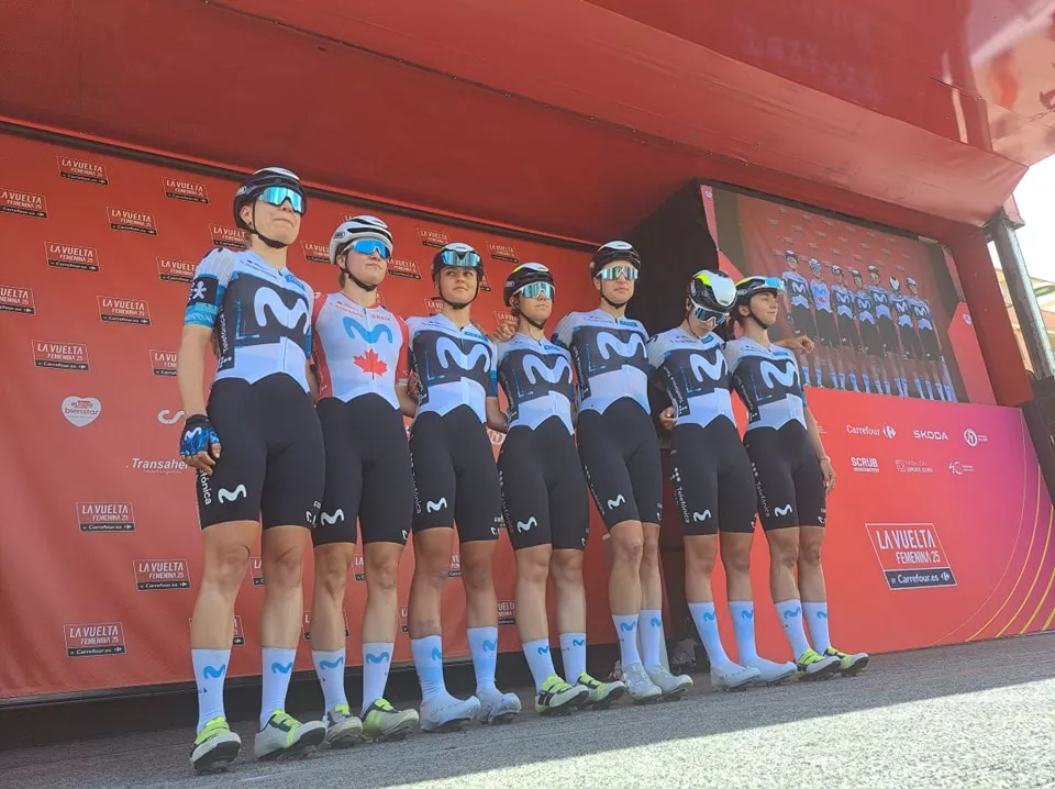 La "tensión" por el viento se palpa en Barbastro antes de la salida de la Vuelta Femenina. Foto: Ayuntamiento de Barbastro