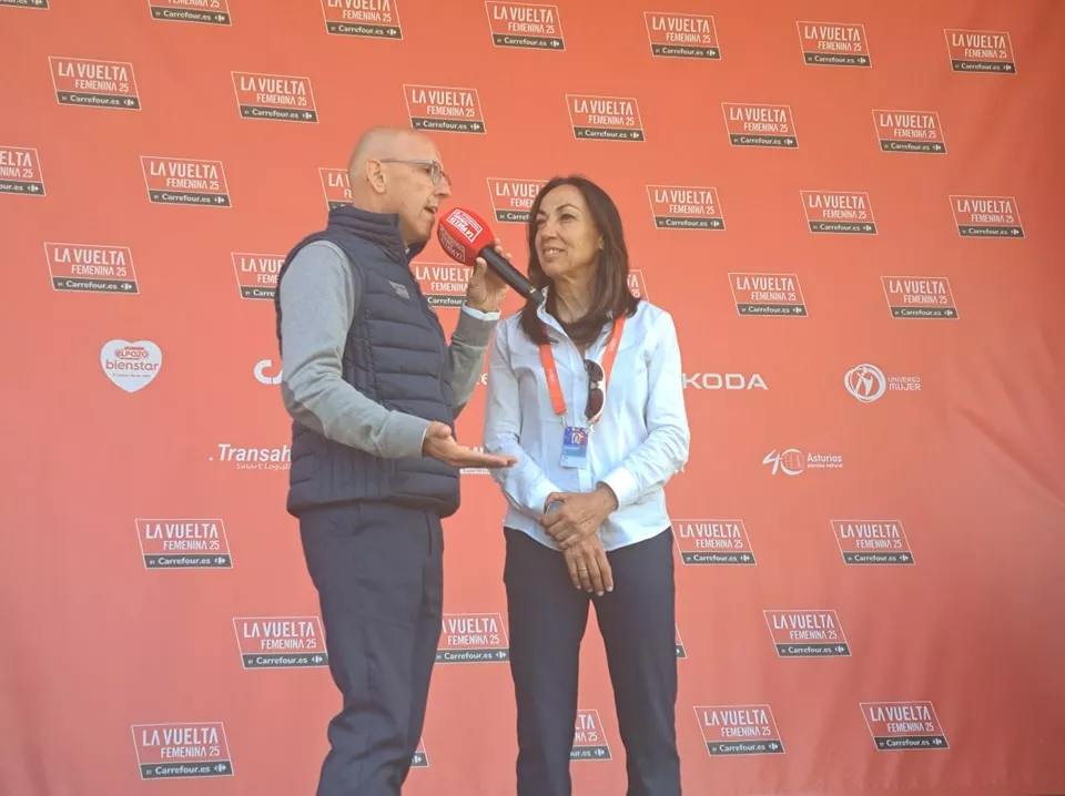 Imágenes de la salida de la tercera etapa de la Vuelta Femenina en Barbastro. Foto: Ayto. Barbastro