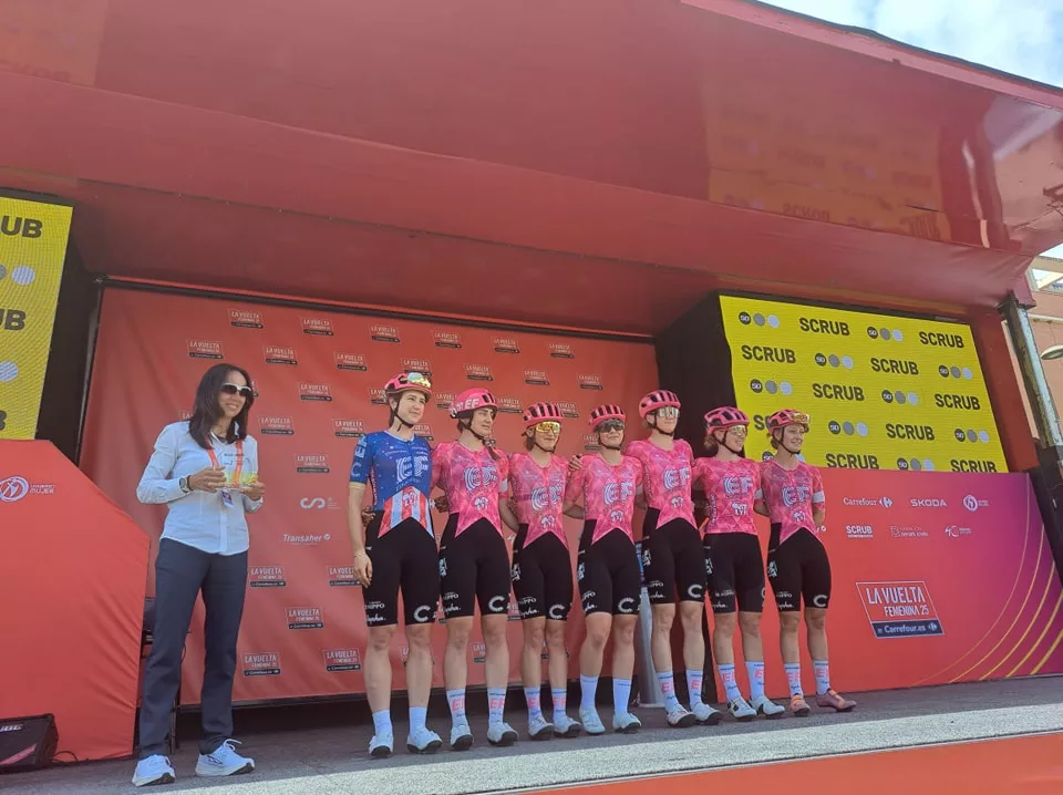 Imágenes de la salida de la tercera etapa de la Vuelta Femenina en Barbastro. Foto: Ayto. Barbastro