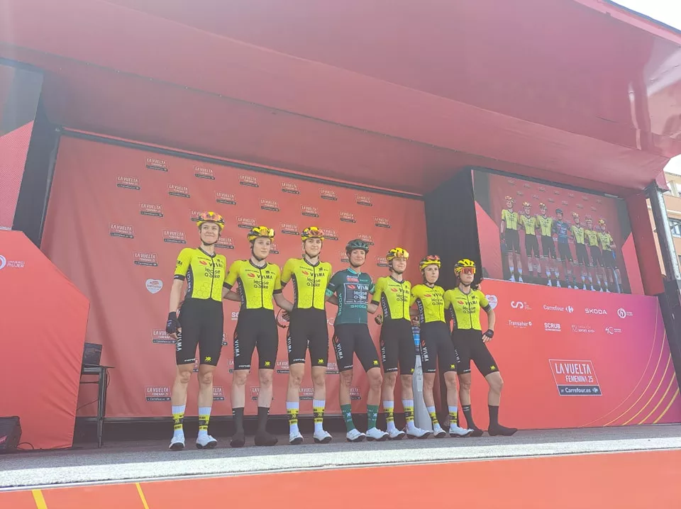 Imágenes de la salida de la tercera etapa de la Vuelta Femenina en Barbastro. Foto: Ayto. Barbastro