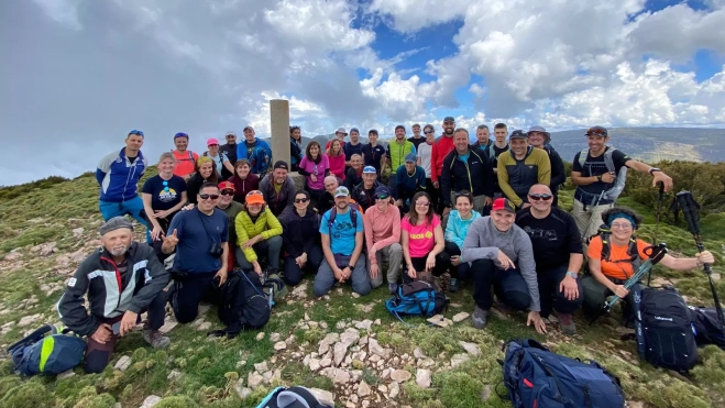 Grupo adultos pico gratal Grupo adultos pico gratal