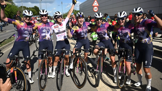 GqRvlbDWwAA xr2 GqRvlbDWwAA xr2