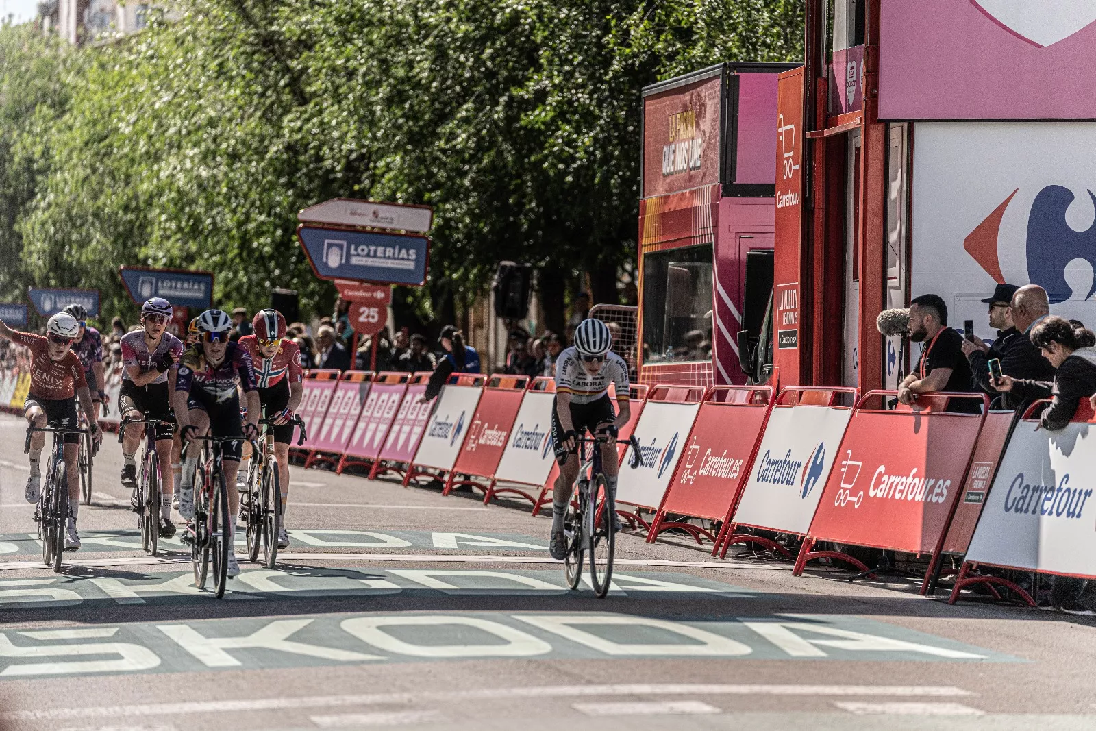 La Vuelta Femenina, en Huesca. Foto: José Antonio Terrón