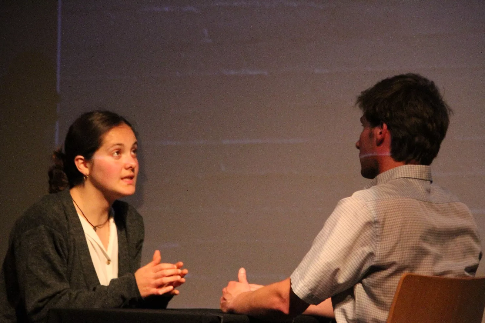 Actuación del grupo universitario En Obras de “Retales y remiendos”. Foto Carlos Neofato
