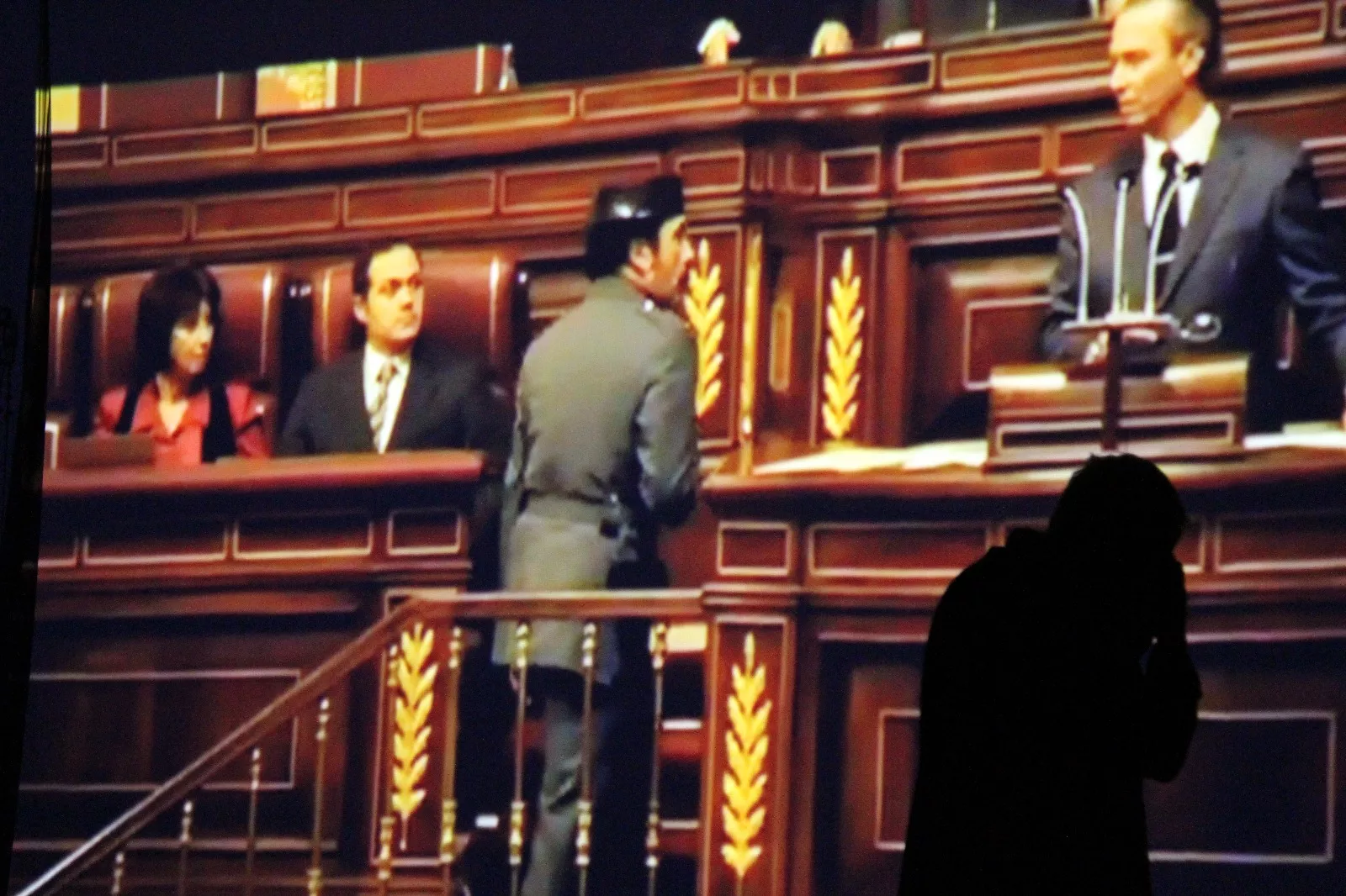 Actuación del grupo universitario En Obras de “Retales y remiendos”. Foto Carlos Neofato