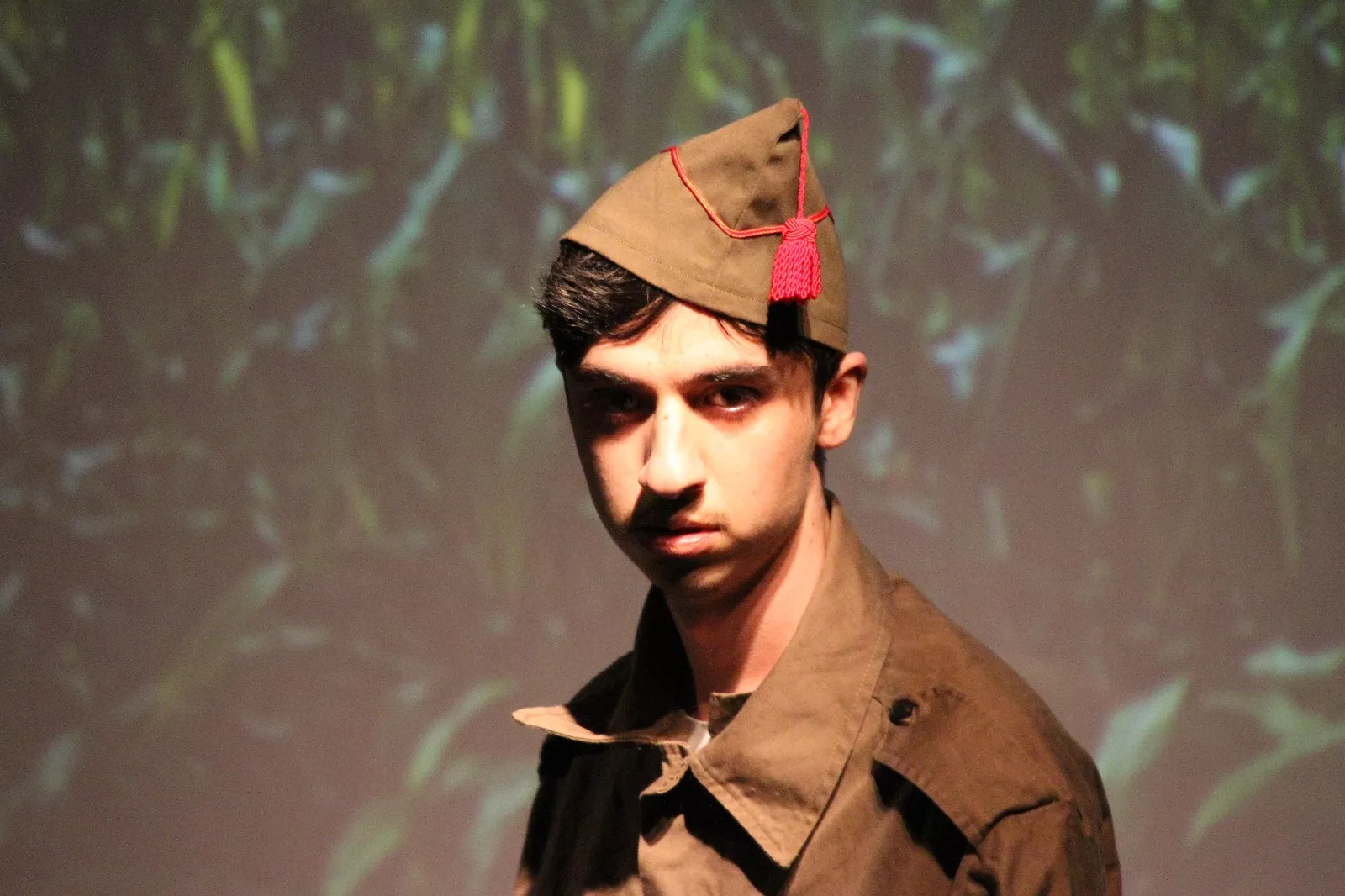 Actuación del grupo universitario En Obras de “Retales y remiendos”. Foto Carlos Neofato