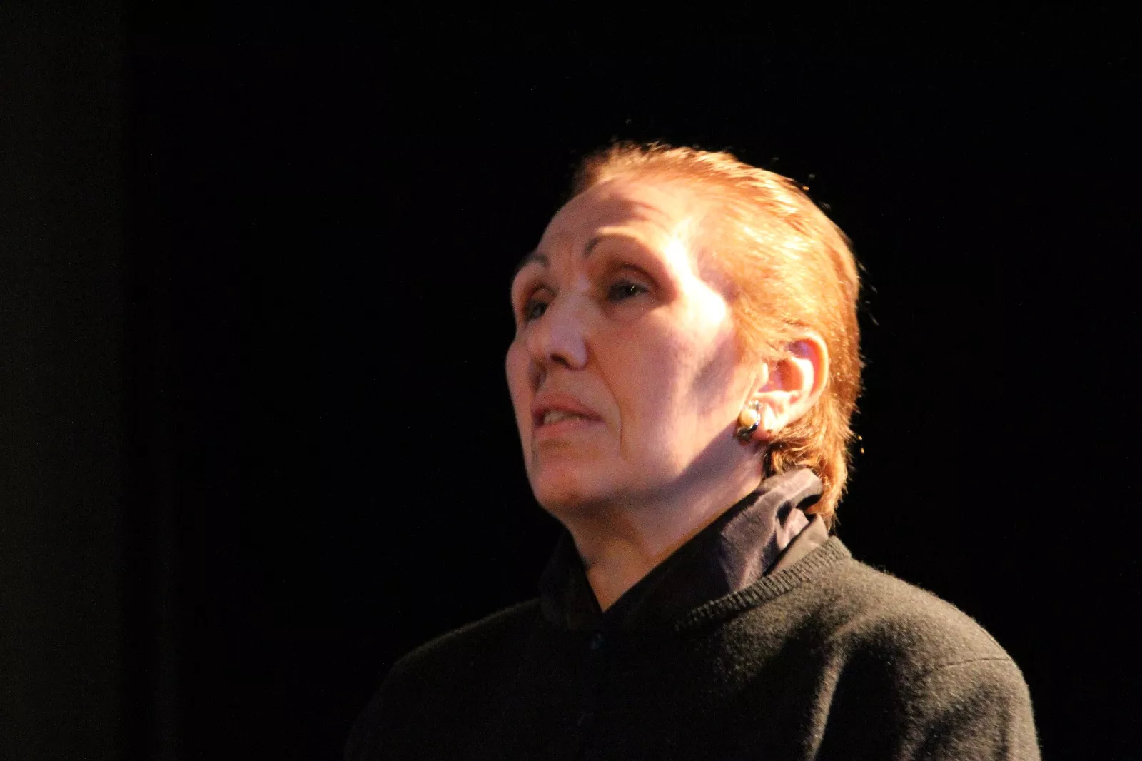 Actuación del grupo universitario En Obras de “Retales y remiendos”. Foto Carlos Neofato