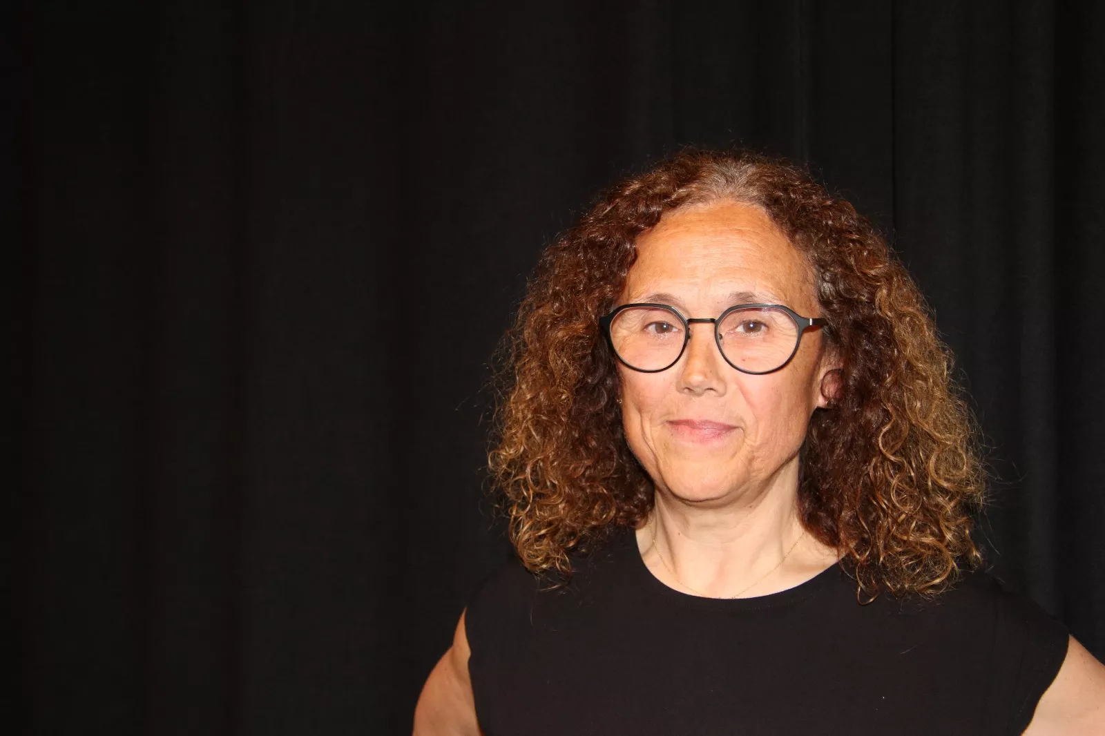 Inma Cáceres. Actuación del grupo universitario En Obras de “Retales y remiendos”. Foto Carlos Neofato