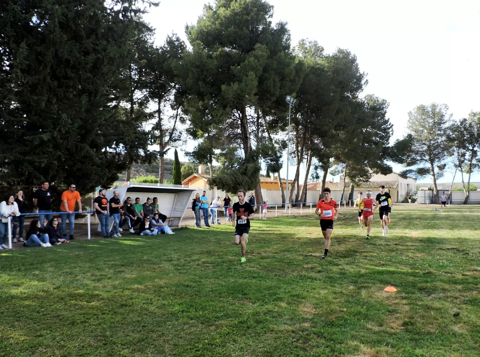 Primeras vueltas grupo de cabeza masculino