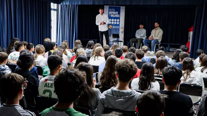 GqWtdq WsAA1gEb GqWtdq WsAA1gEb