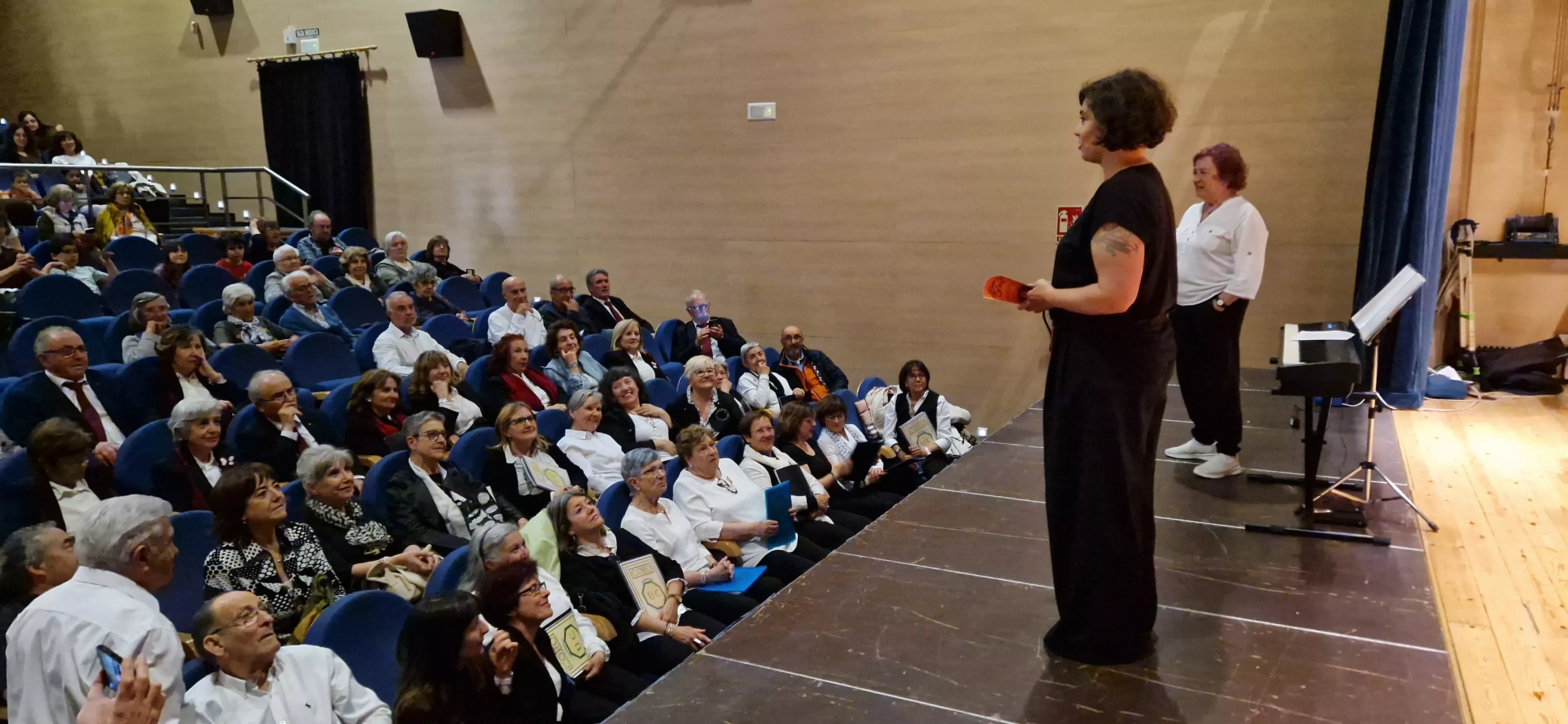 Minia Díaz. Encuentro coral de Barriofest 2025. Foto Myriam Martínez