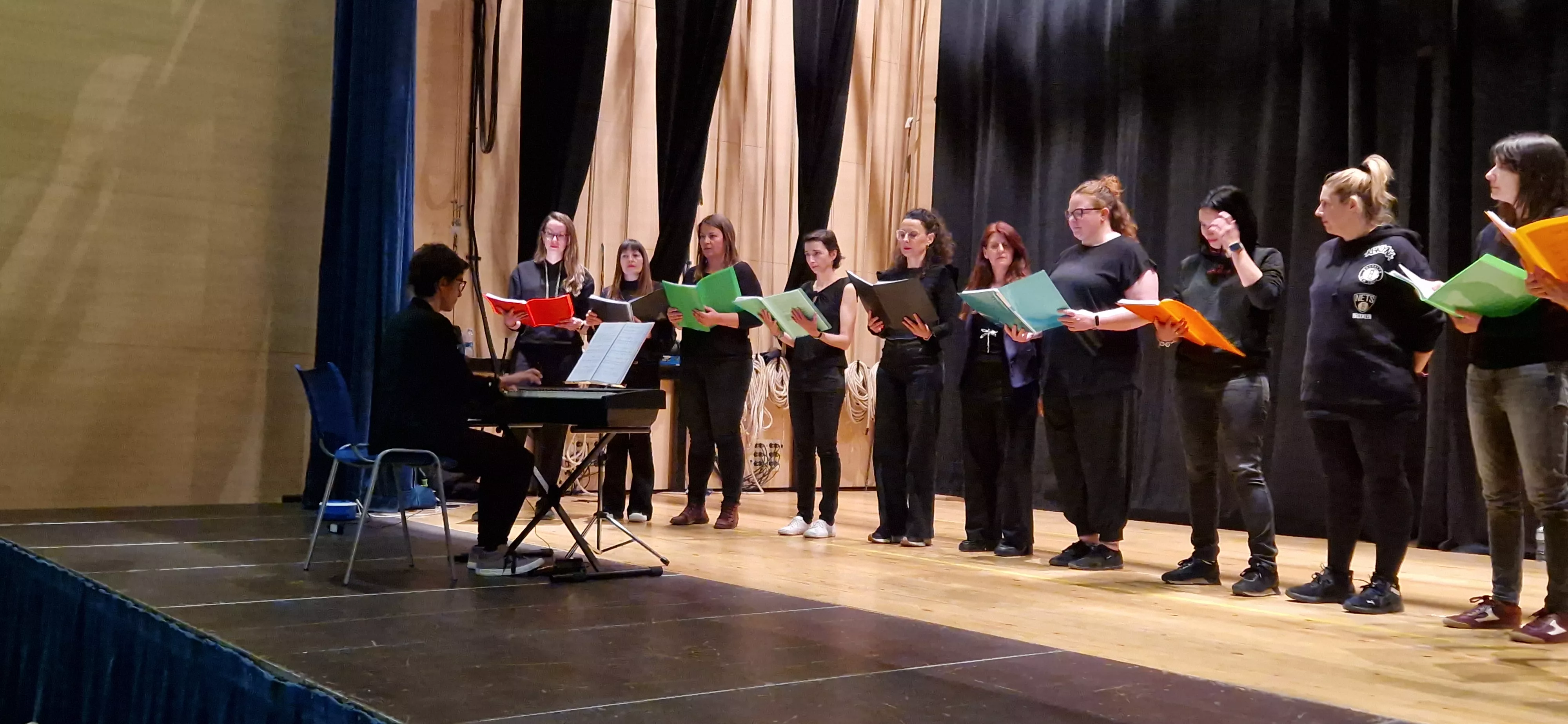 Coro de la Amypa del Colegio El Parque. Foto Myriam Martínez