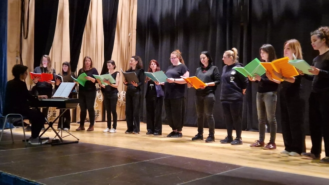 Coro de la Amypa del Colegio El Parque. Foto Myriam Martínez