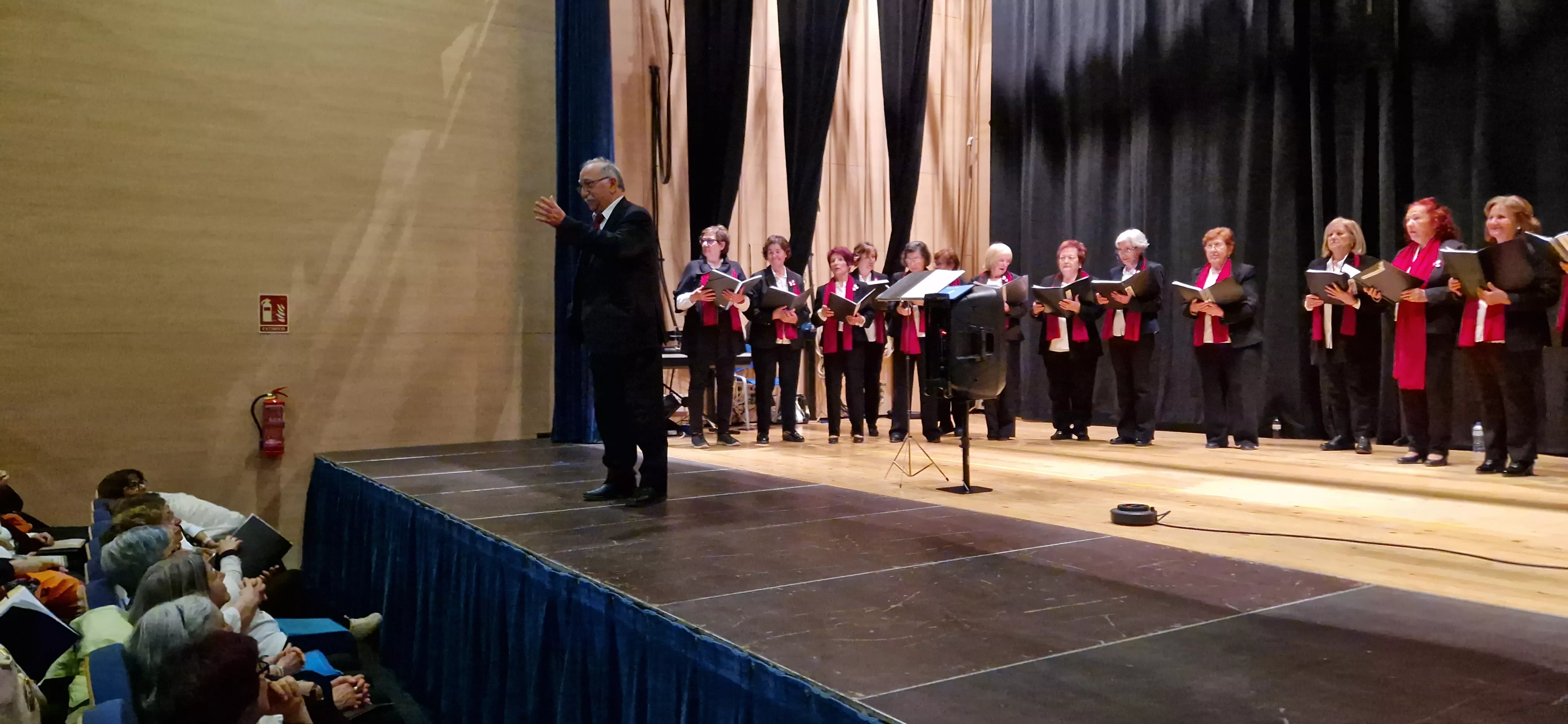 Coral Osca Melódica en Barriofest 2025. Foto Myriam Martínez