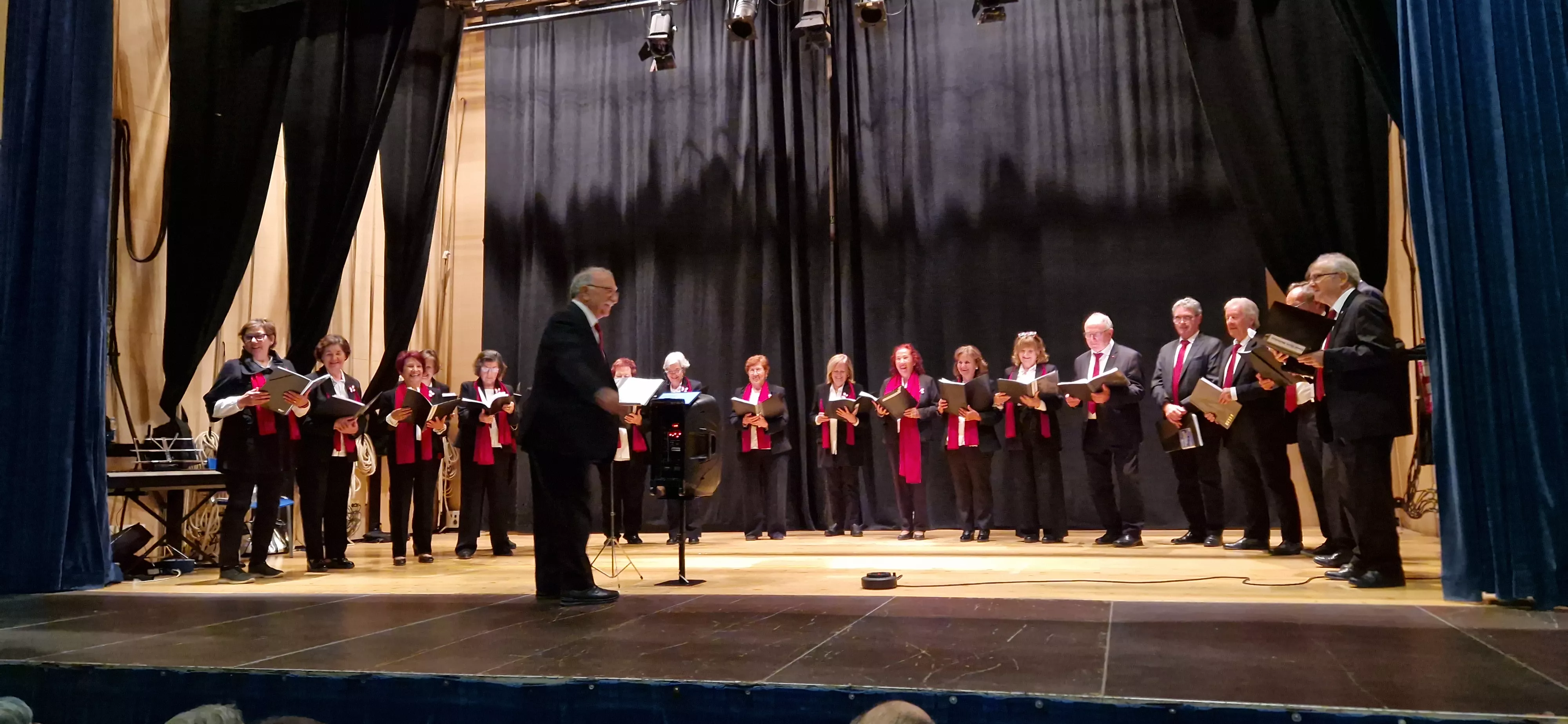 Coral Osca Melódica en Barriofest 2025. Foto Myriam Martínez