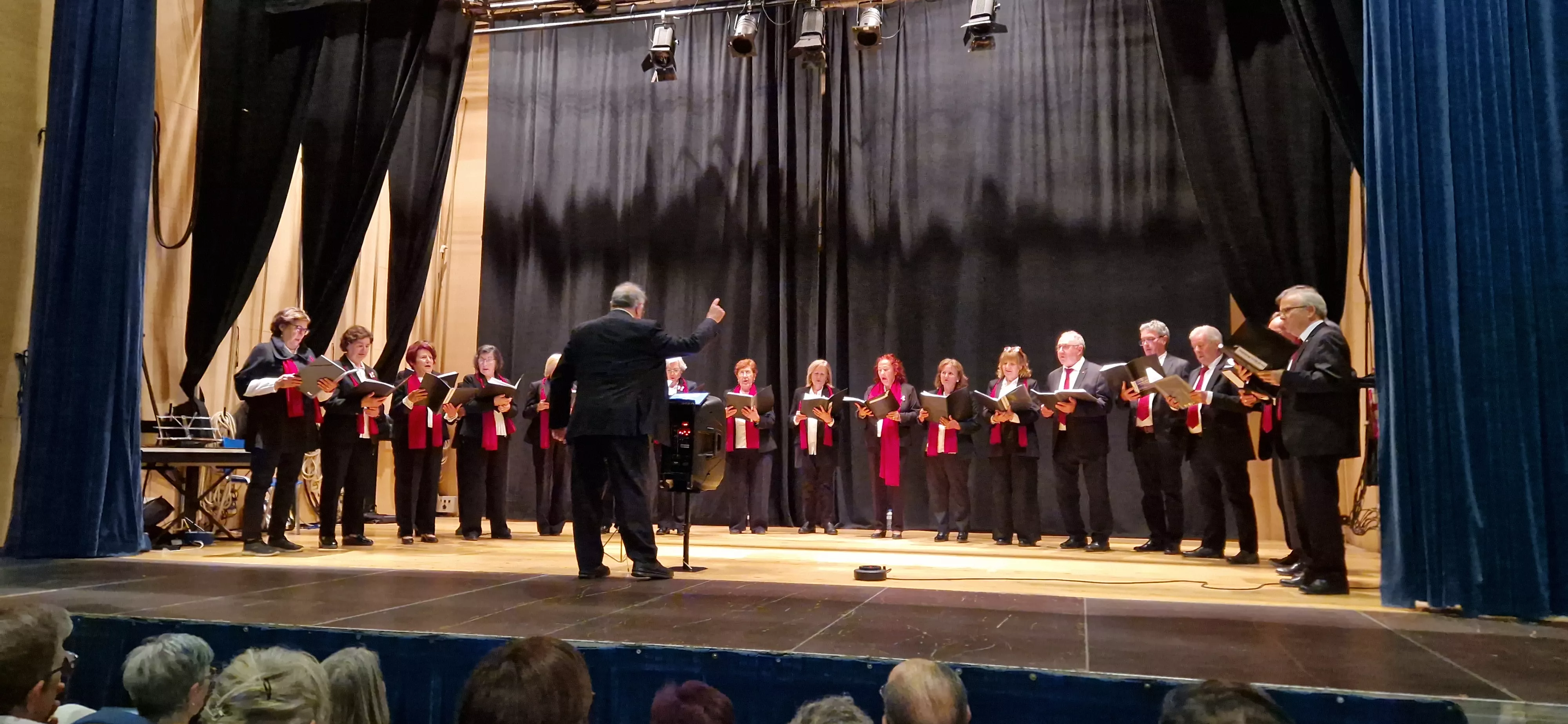 Coral Osca Melódica en Barriofest 2025. Foto Myriam Martínez