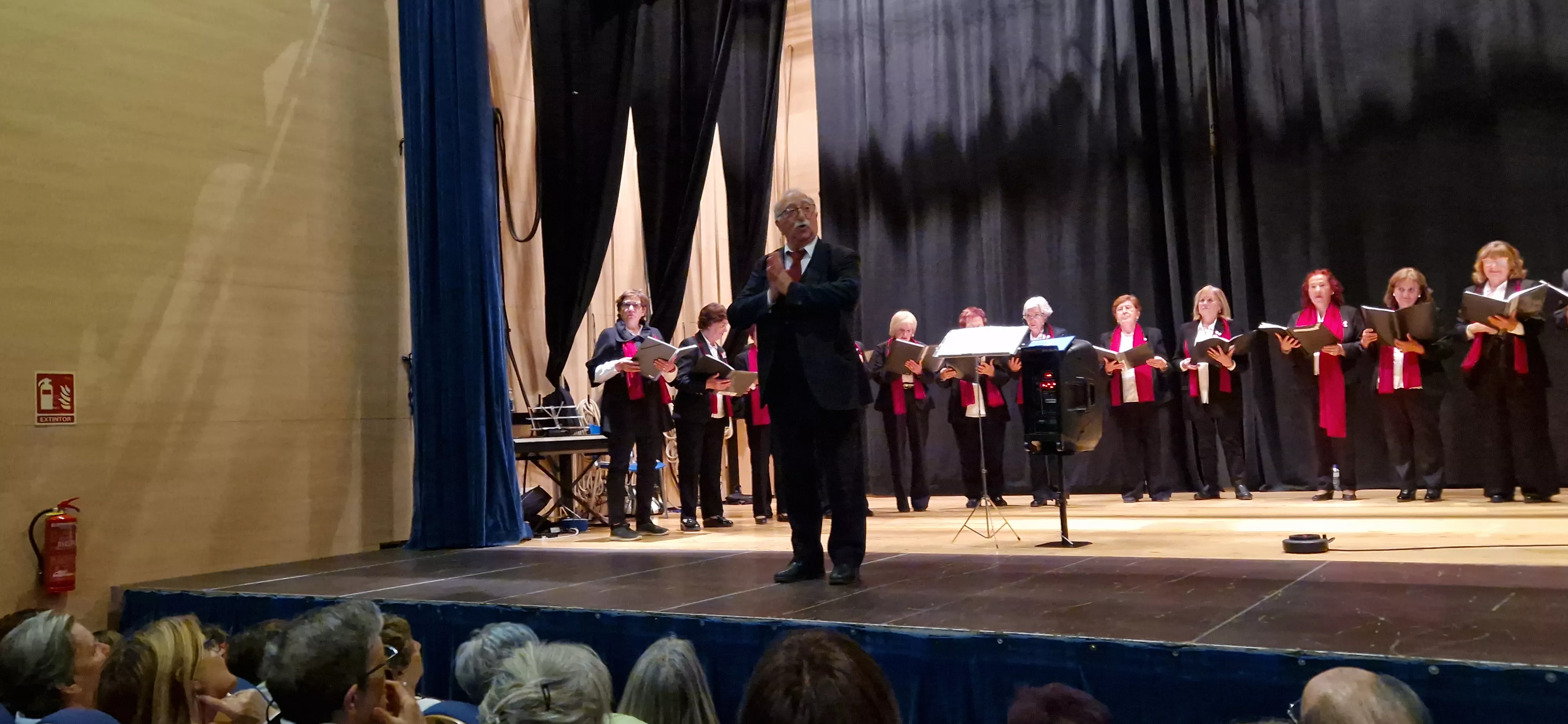 Andrés Sánche. Coral Osca Melódica en Barriofest 2025. Foto Myriam Martínez