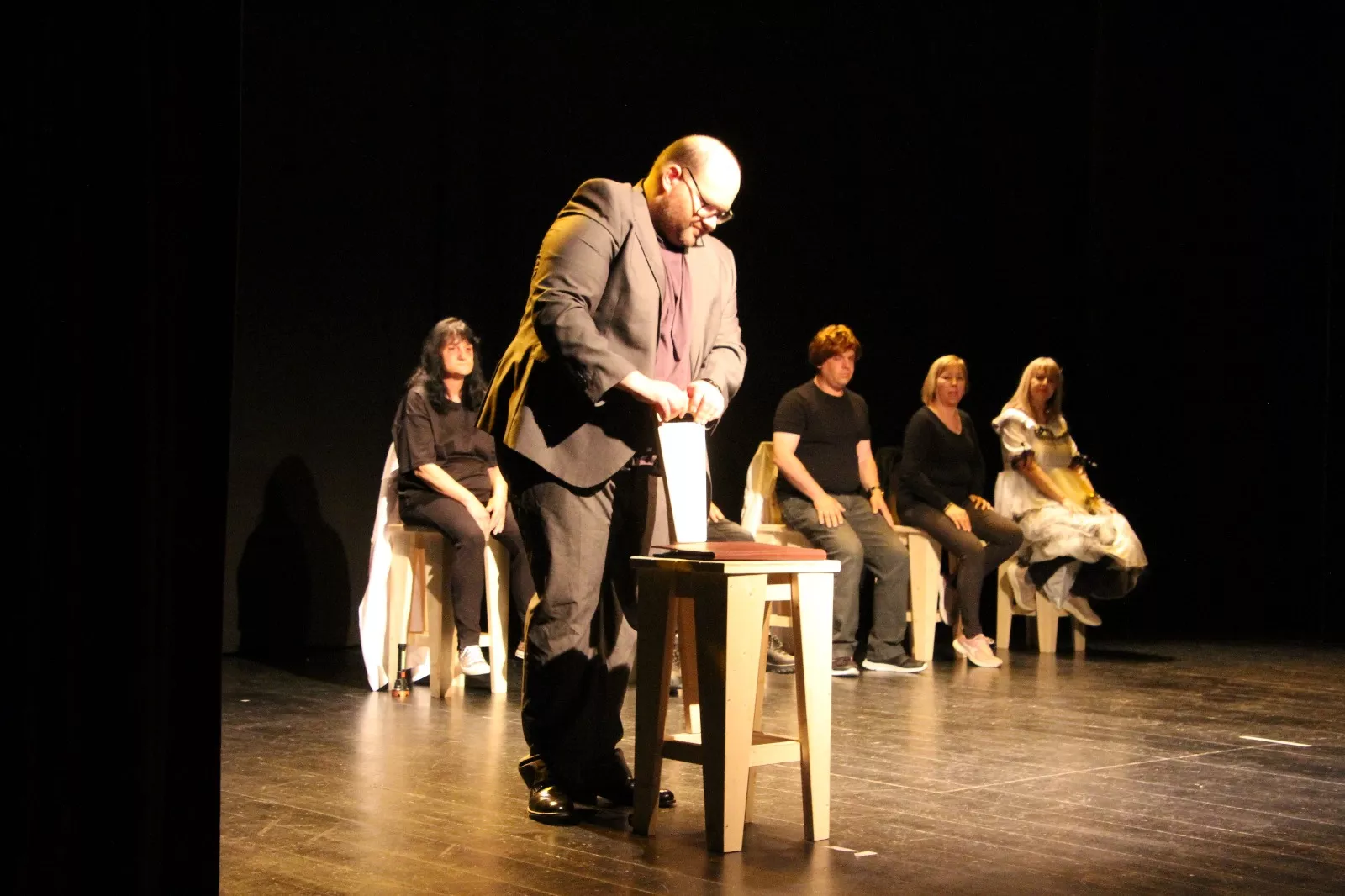 "Fragmentos de una ilusión" del grupo Entre Sombras de Arcadia. Foto Carlos Neofato