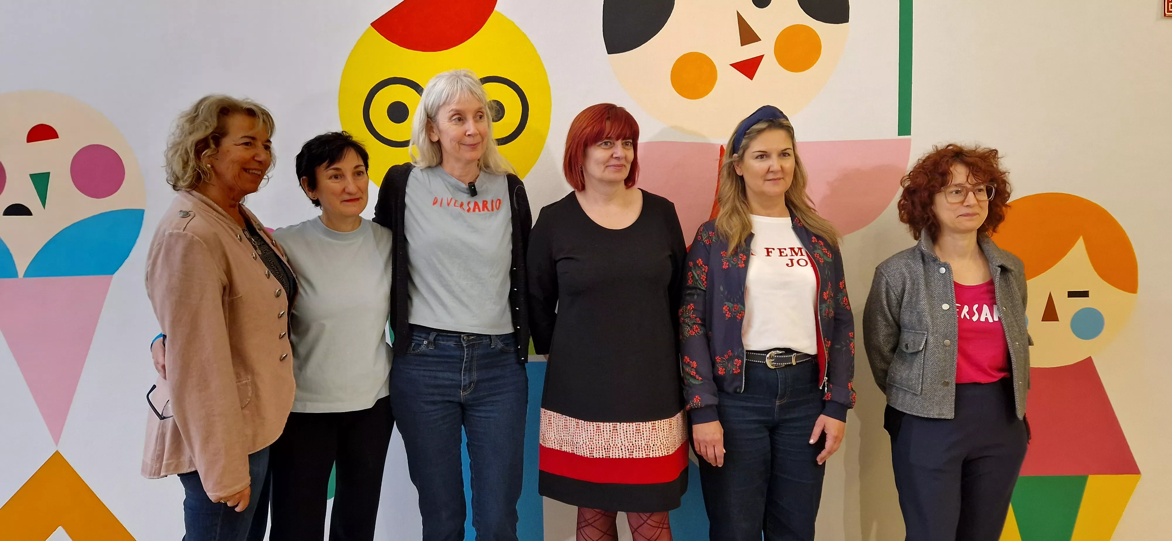  Inauguración del mural colaborativo de Diversario 2025 dirigido por Vicky de Sus. Foto Myriam Martínez