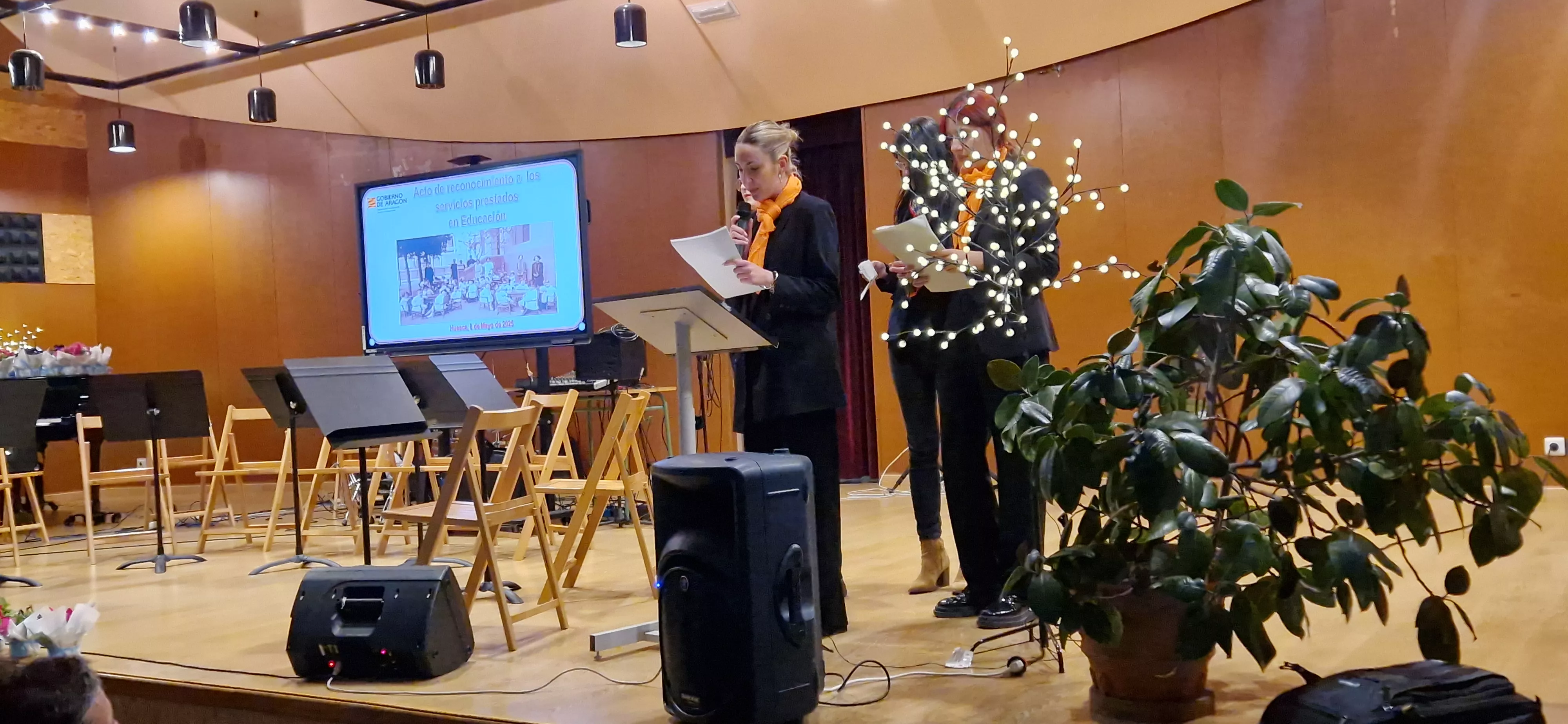 Homenaje a 81 maestros jubilados de la provincia de Huesca. Foto Myriam Martínez