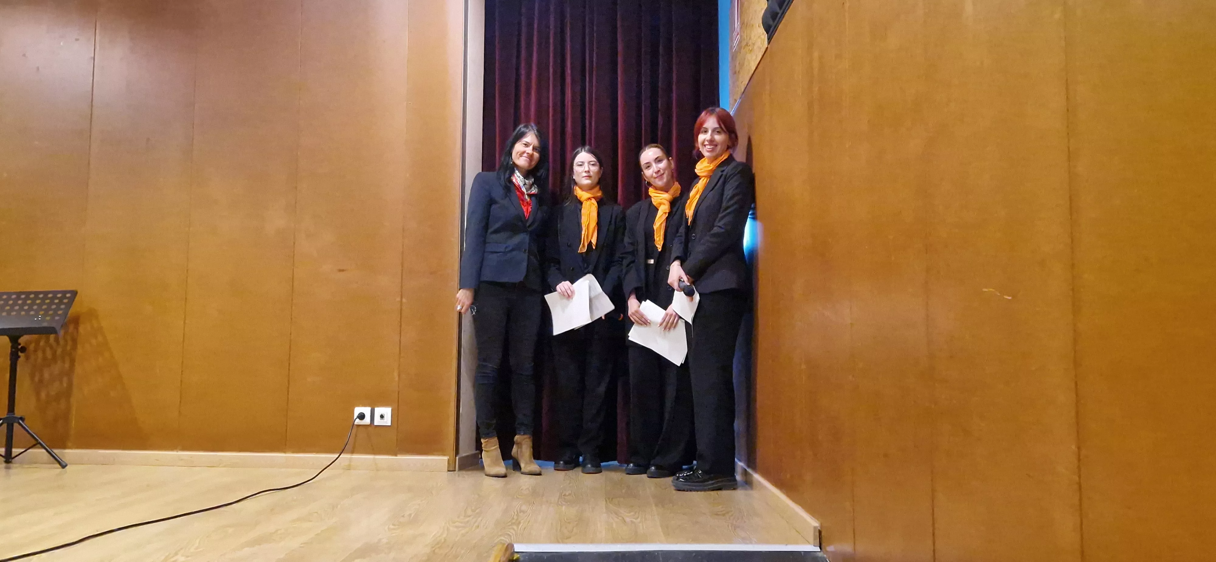 Homenaje a 81 maestros jubilados de la provincia de Huesca. Foto Myriam Martínez