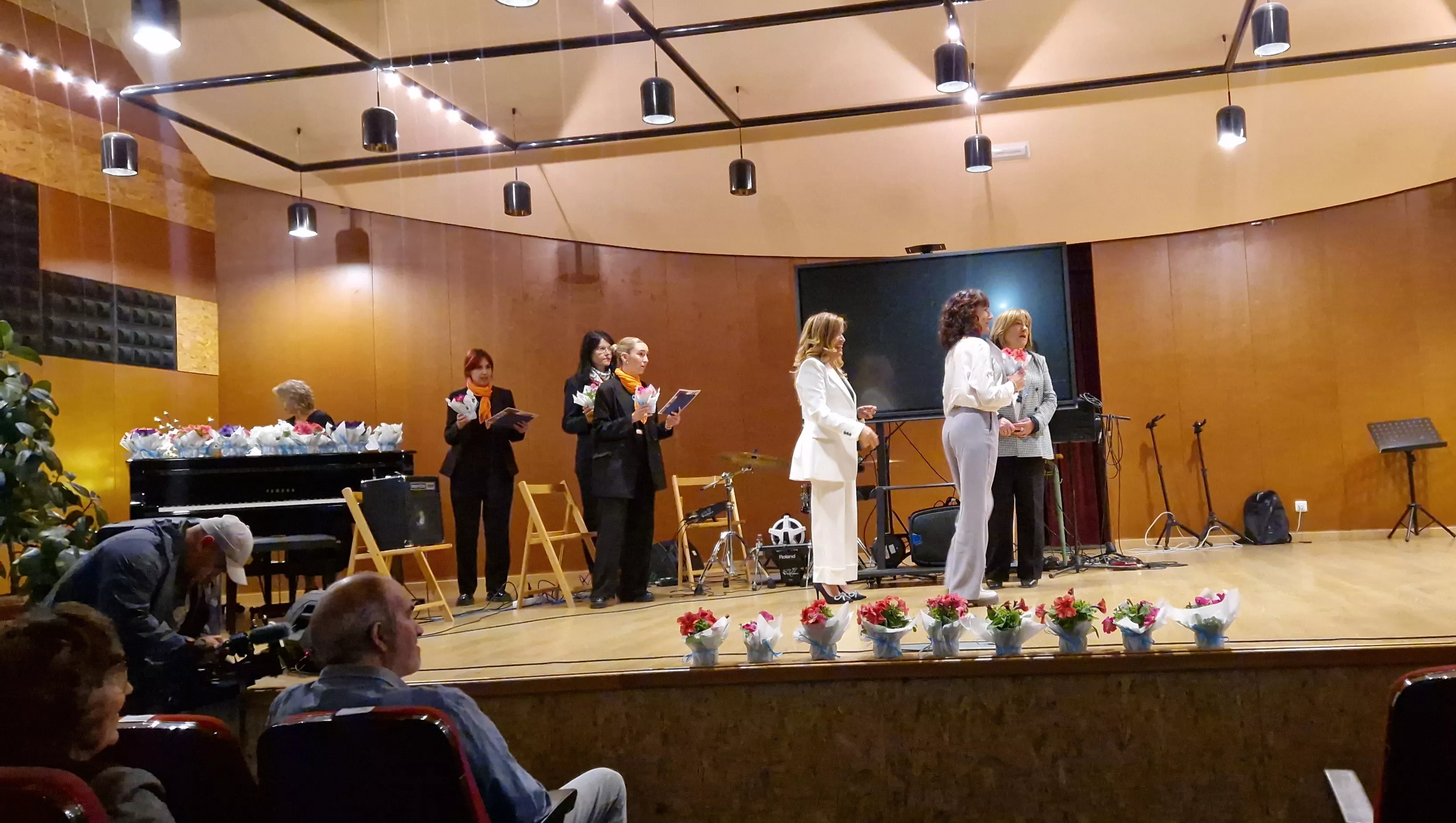 Homenaje a 81 maestros jubilados de la provincia de Huesca. Foto Myriam Martínez