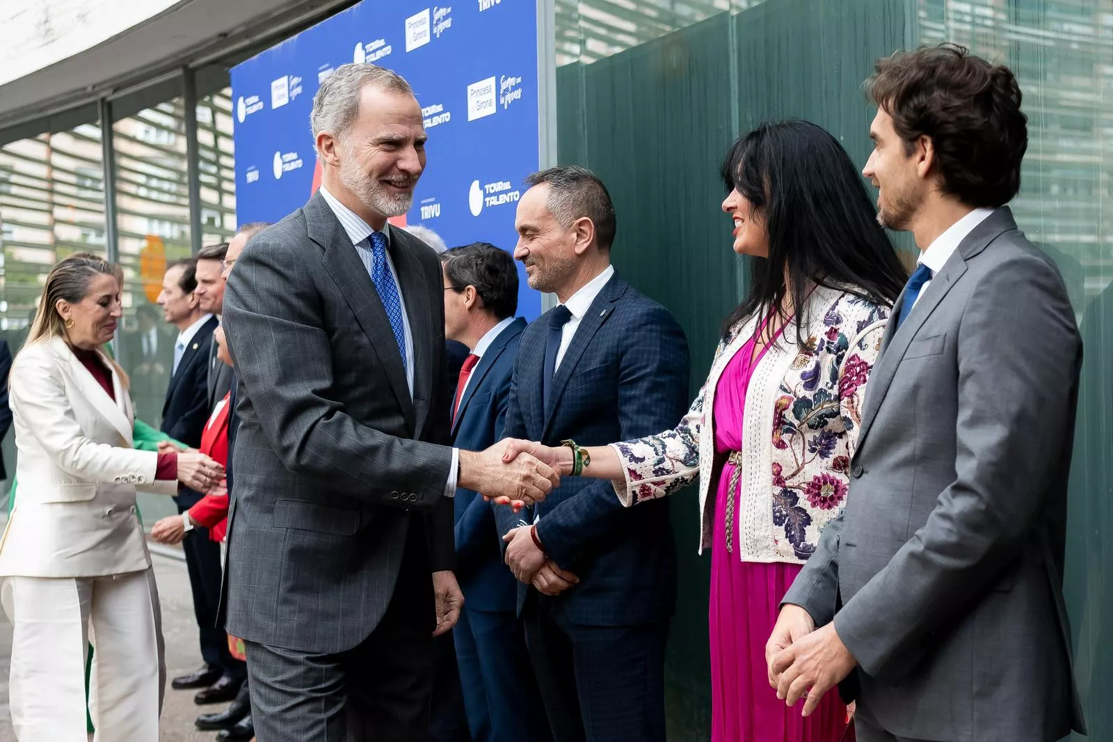 El rey Felipe VI ha saludado a Lorena Orduna en Badajoz, donde la alcaldesa de Huesca ha participado en el Tour del Talento.