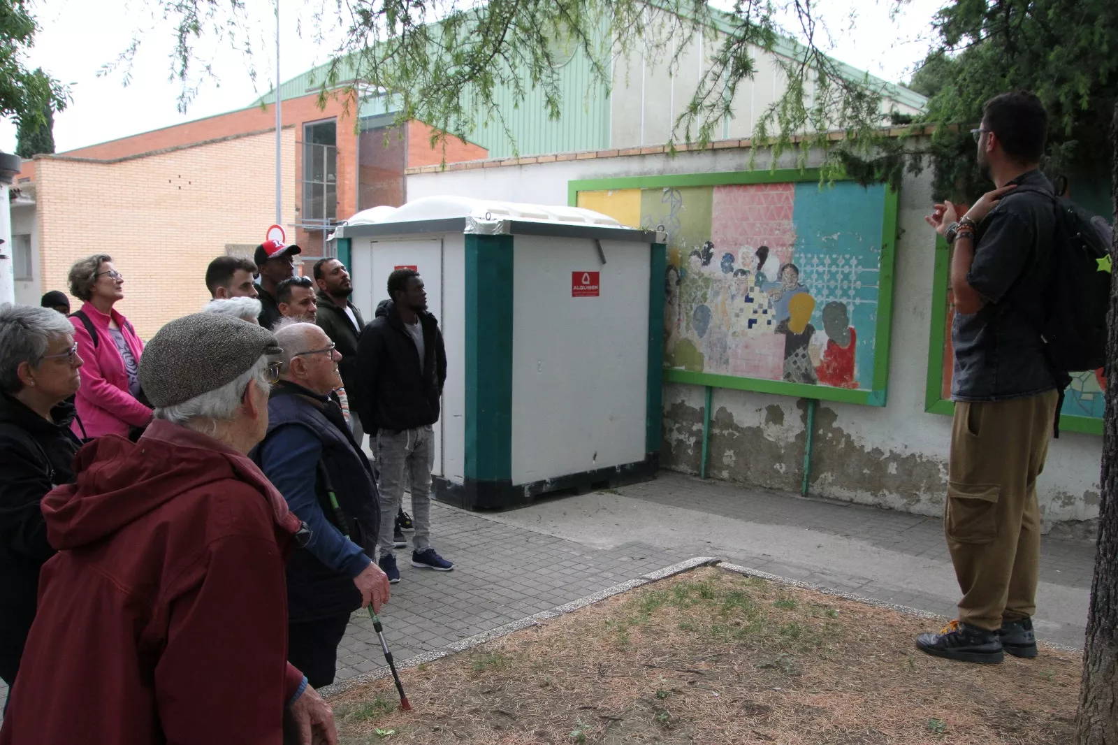 Visita a los murales del Barrio del Perpetuo Socorro en Barriofest 2025. Foto Carlos Neofato