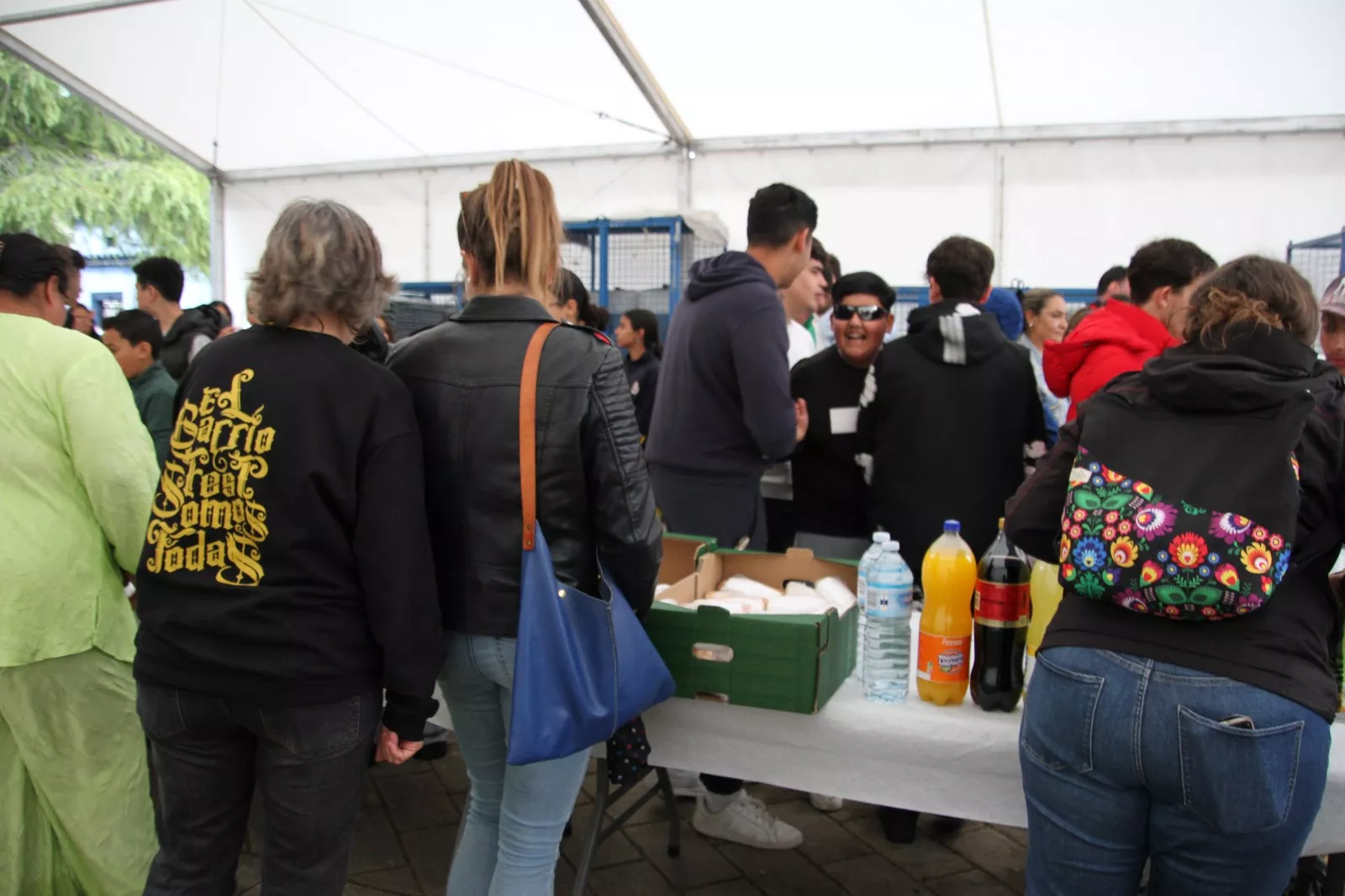 Merienda en Barriofest 2025. Foto Carlos Neofato