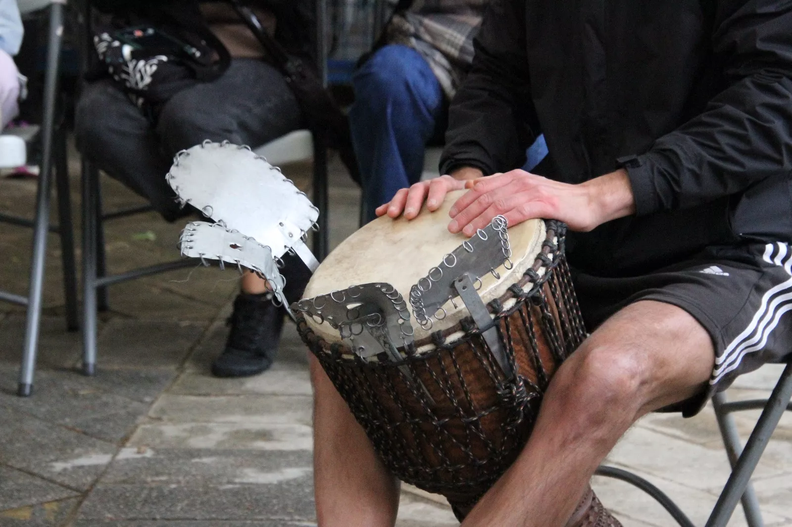 Sonidos africanos en Barriofest 2025. Foto Carlos Neofato