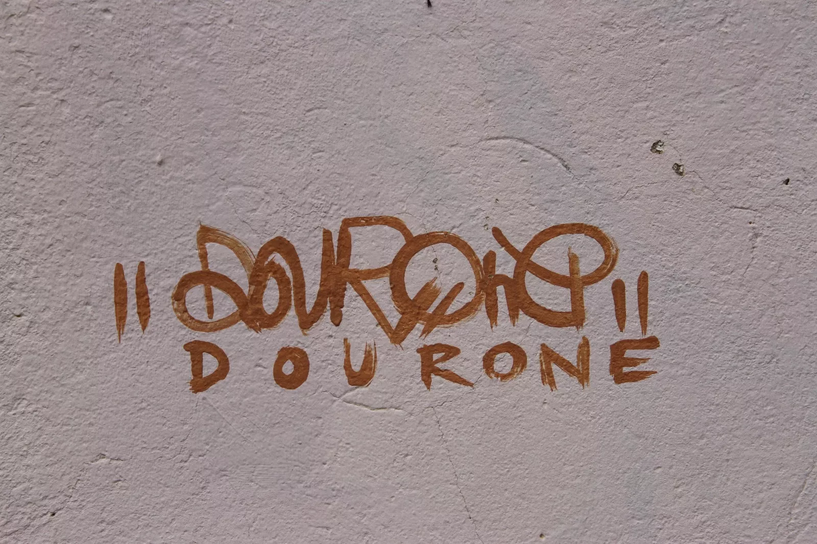 Visita a los murales del Barrio del Perpetuo Socorro en Barriofest 2025. Foto Carlos Neofato