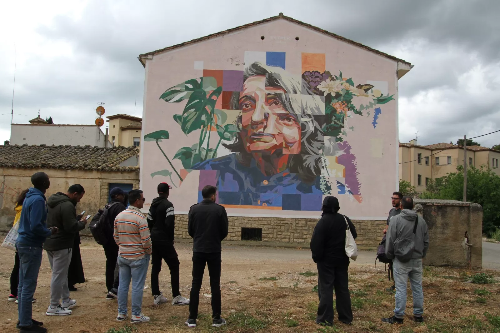 Visita a los murales del Barrio del Perpetuo Socorro en Barriofest 2025. Foto Carlos Neofato