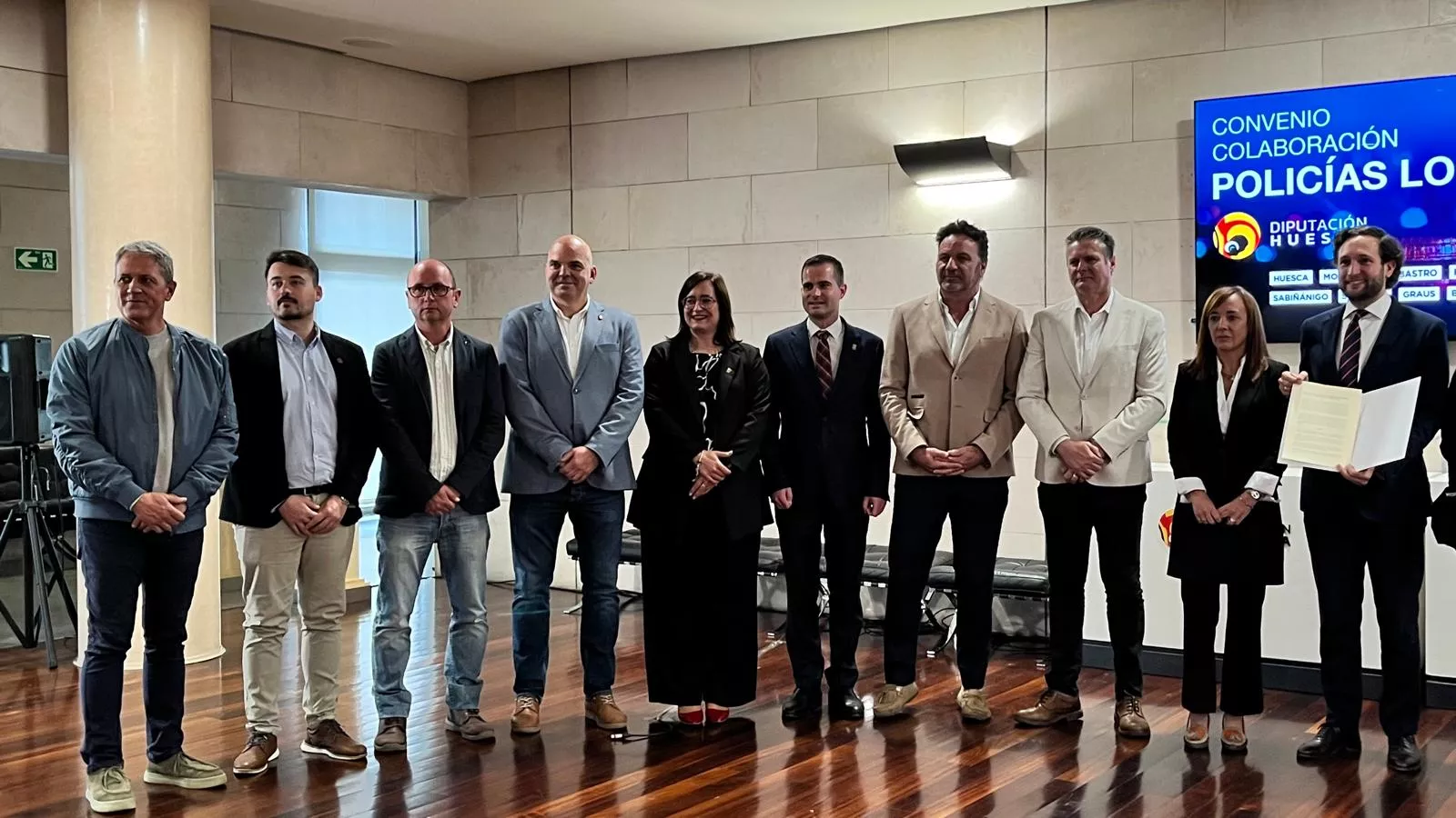 Firma en la DPH del convenio de colaboración de Policías Locales. Foto Mercedes Manterola