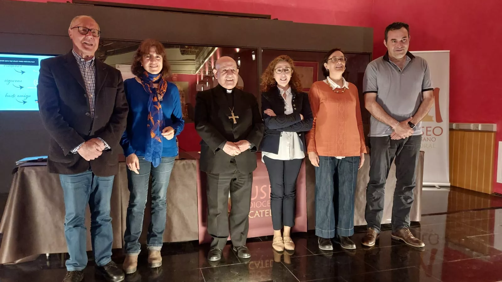 Los participantes en la mesa redonda del 75 aniversario del Museo Diocesano con el administrador apostólico, Vicente Jiménez Zamora Los participantes en la mesa redonda del 75 aniversario del Museo Diocesano con el administrador apostólico, Vicente Jiménez Zamora