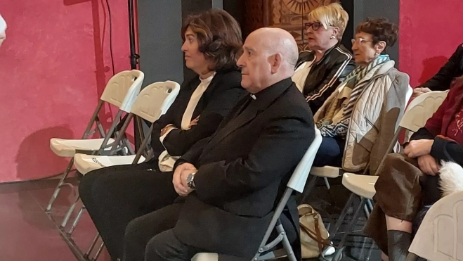 Monseñor Jiménez Zamora en el Salón del Tanto Monta Monseñor Jiménez Zamora en el Salón del Tanto Monta