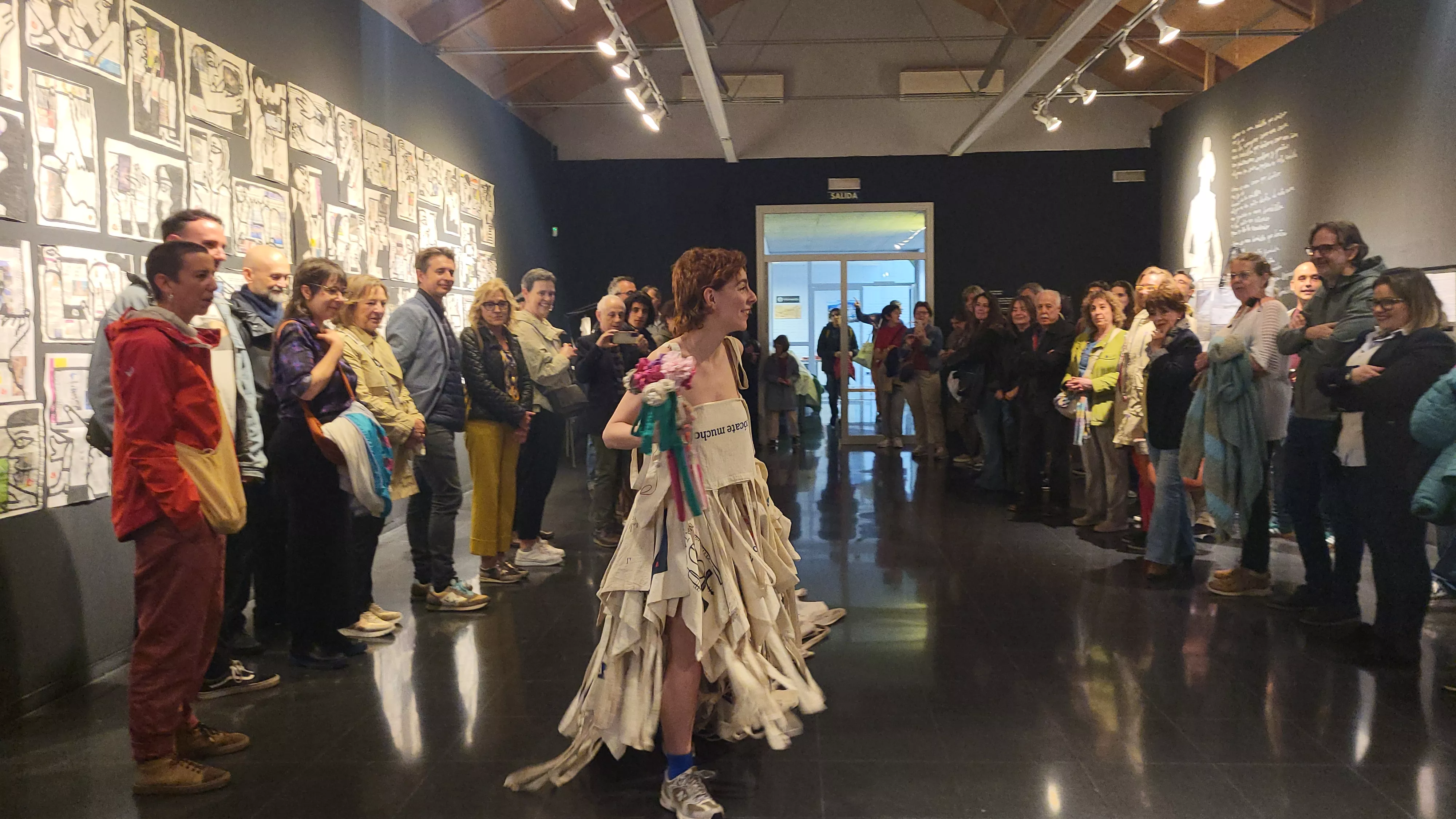 El dibujo y la palabra se funden en la propuesta más libre y personal de Lucía Naval. Foto Mercedes Manterola