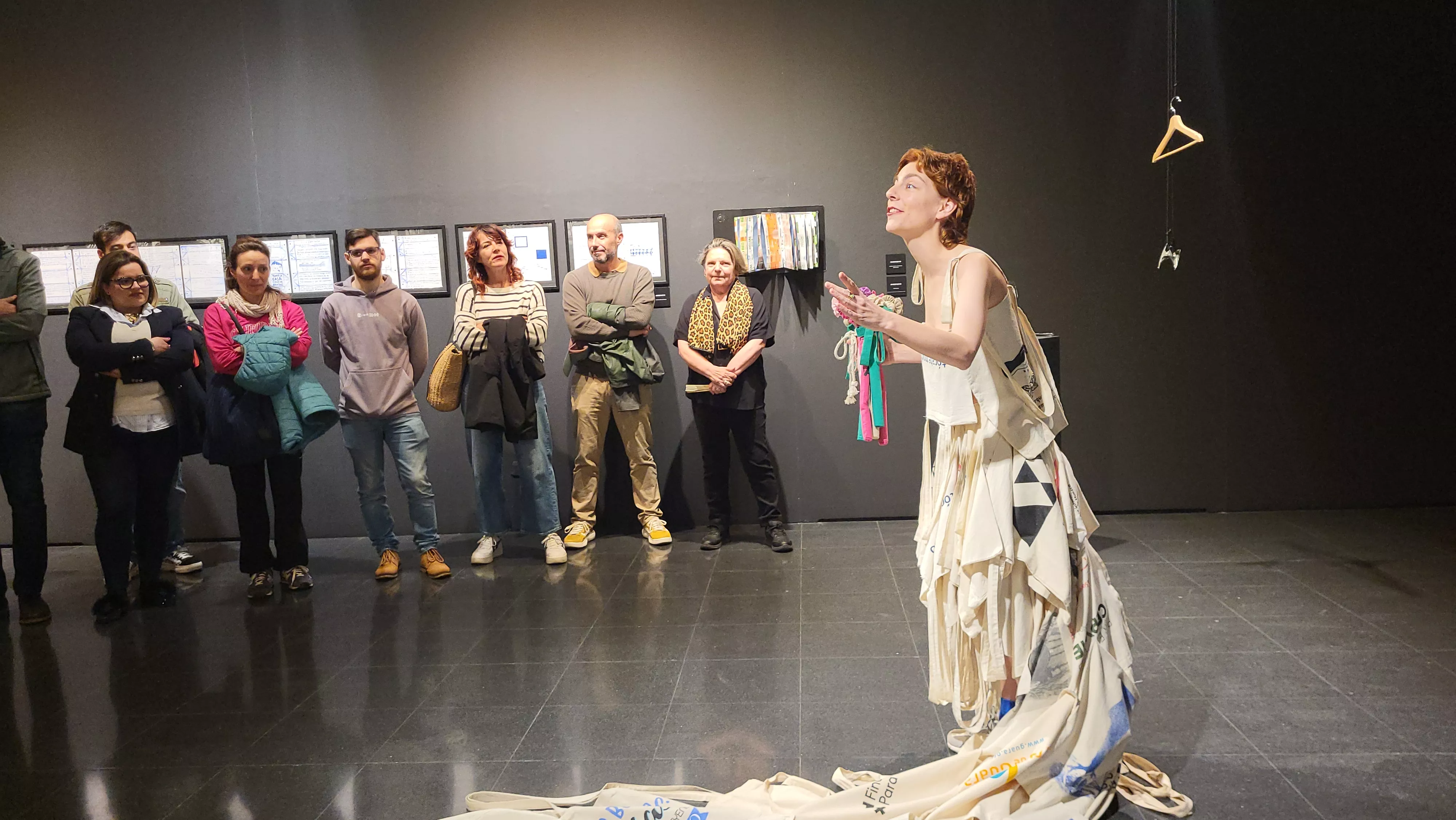  Inauguración de la exposición de Lucía Naval 'Texto encarnado, cuerpo dibujado'. Foto Mercedes Manterola