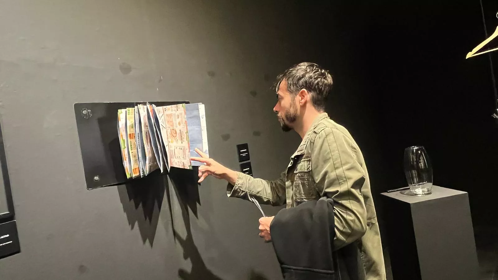  Inauguración de la exposición de Lucía Naval 'Texto encarnado, cuerpo dibujado'. Foto Mercedes Manterola