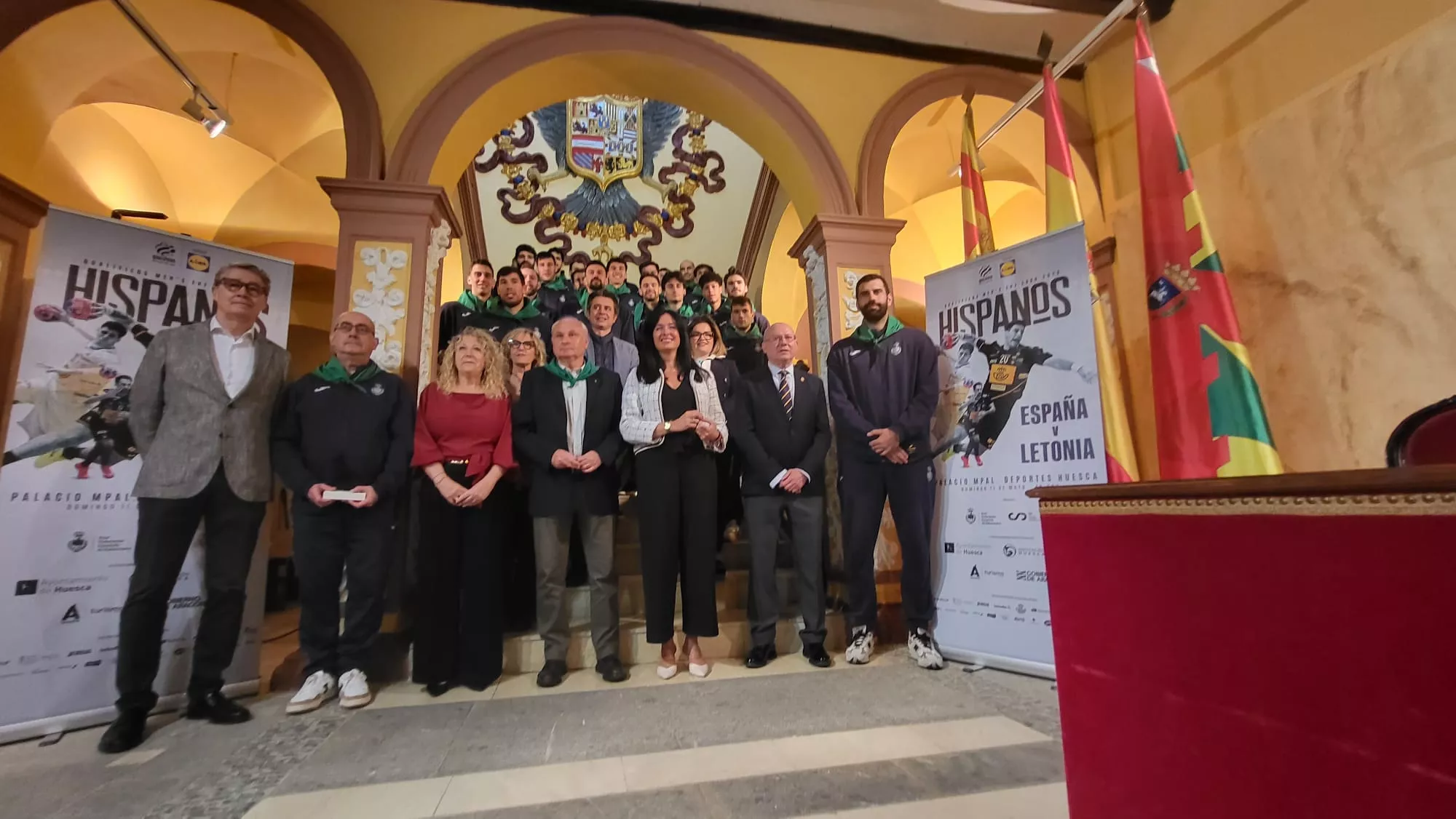 Recepción del Ayuntamiento de Huesca a los Hispanos