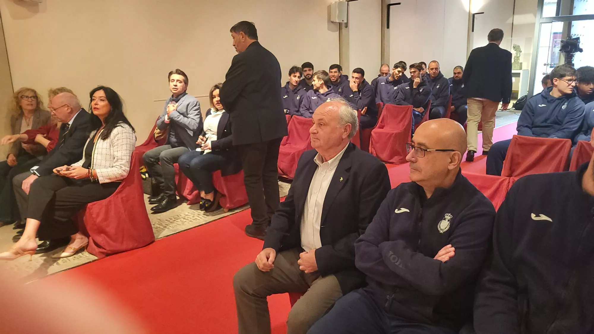 Recepción del Ayuntamiento de Huesca a los Hispanos