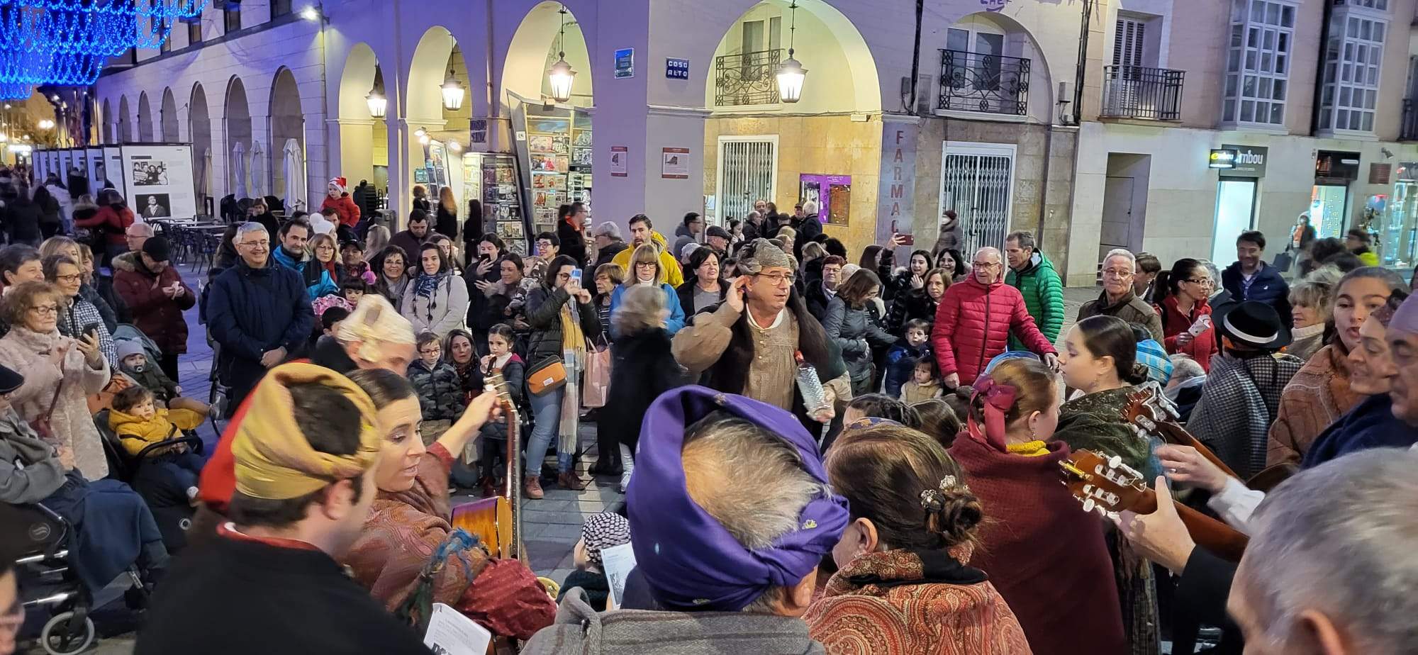 Imágenes de la Ronda Aguinaldo de Huesca. 