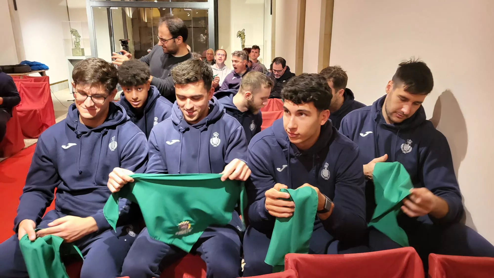 Recepción del Ayuntamiento de Huesca a los Hispanos