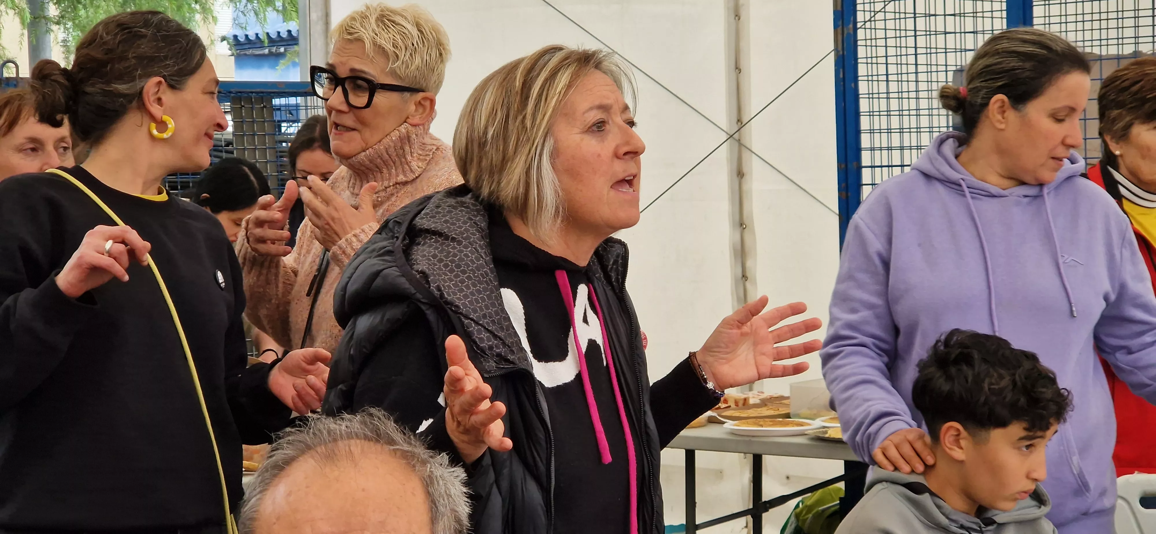 Comida popular en Barriofest. Foto Myriam Martínez250510 135358