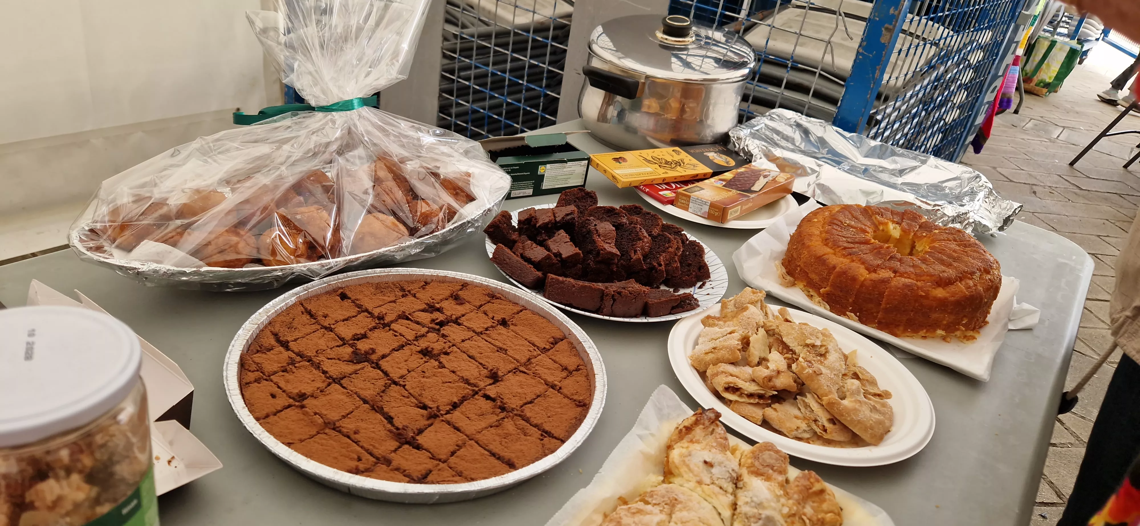 Comida popular en Barriofest. Foto Myriam Martínez250510 135358