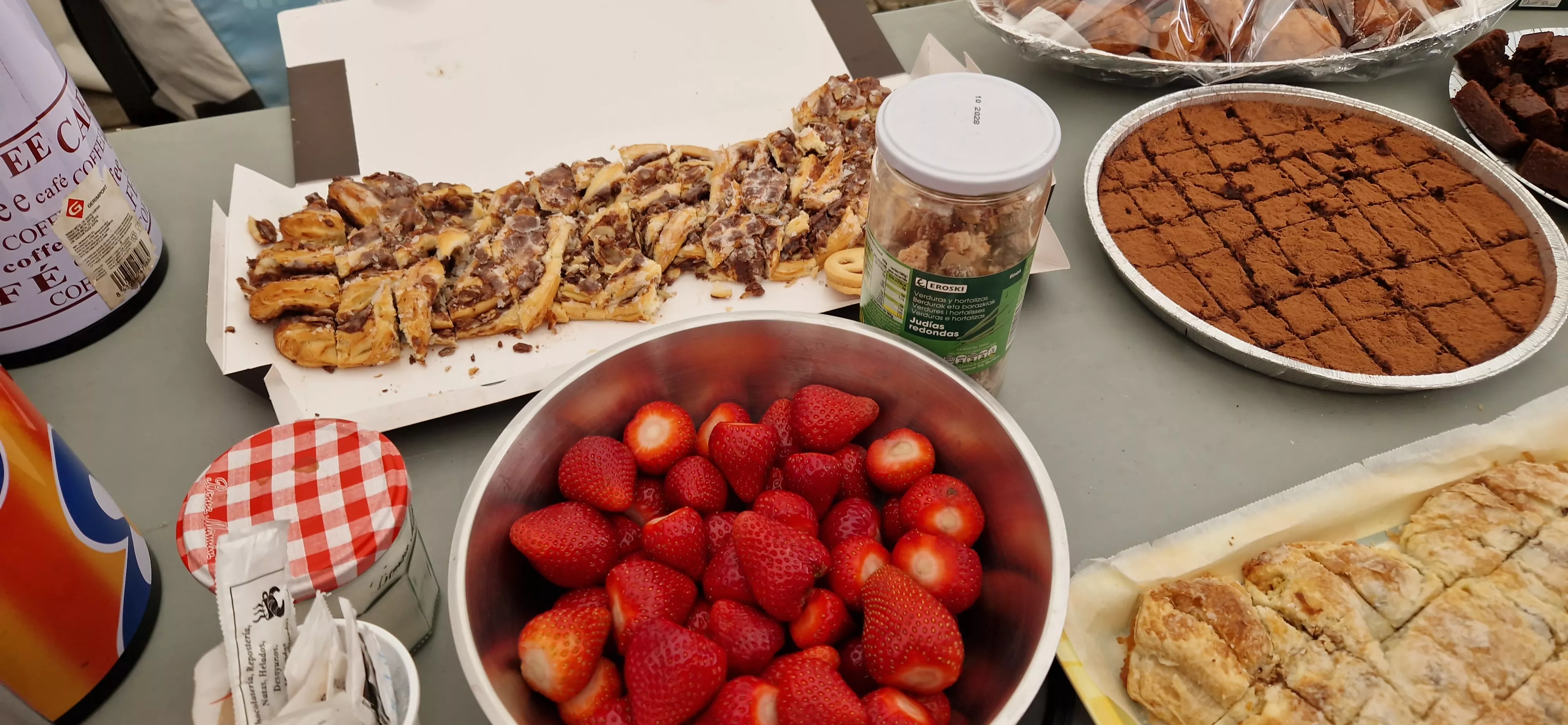 Comida popular en Barriofest. Foto Myriam Martínez250510 135358