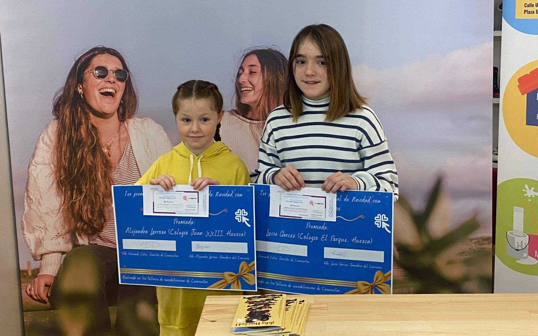 Alejandra Larrosa y Lucía Garcés han sido las ganadoras del concurso de postales navideñas.